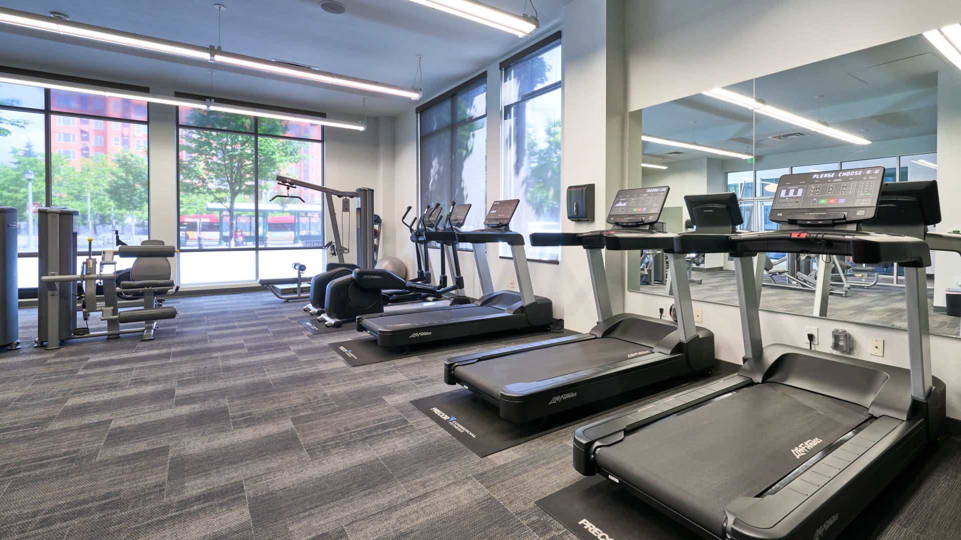 Gym at Veloce Apartments (3 of 5)