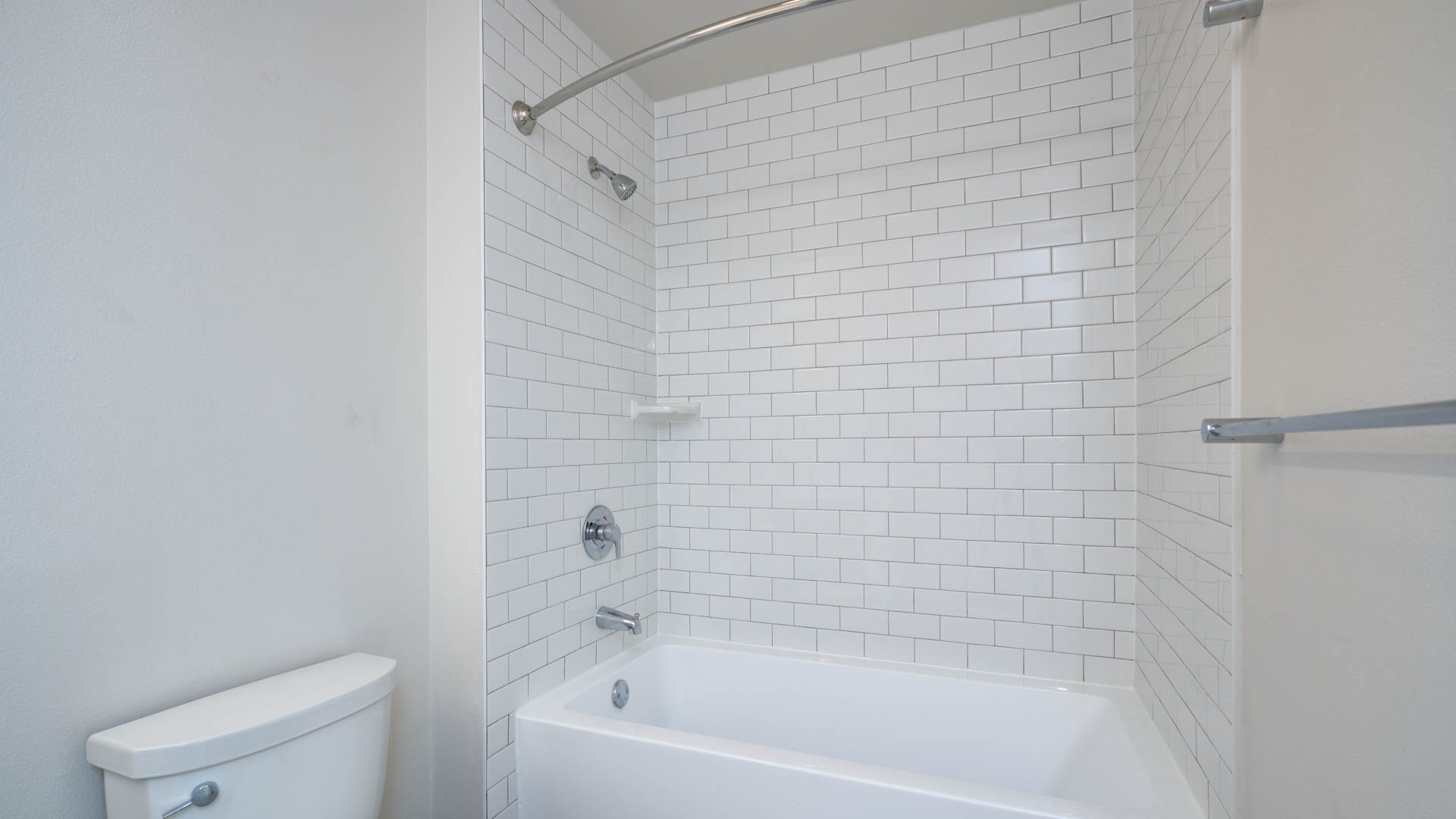 Veloce Apartments 4 of 12