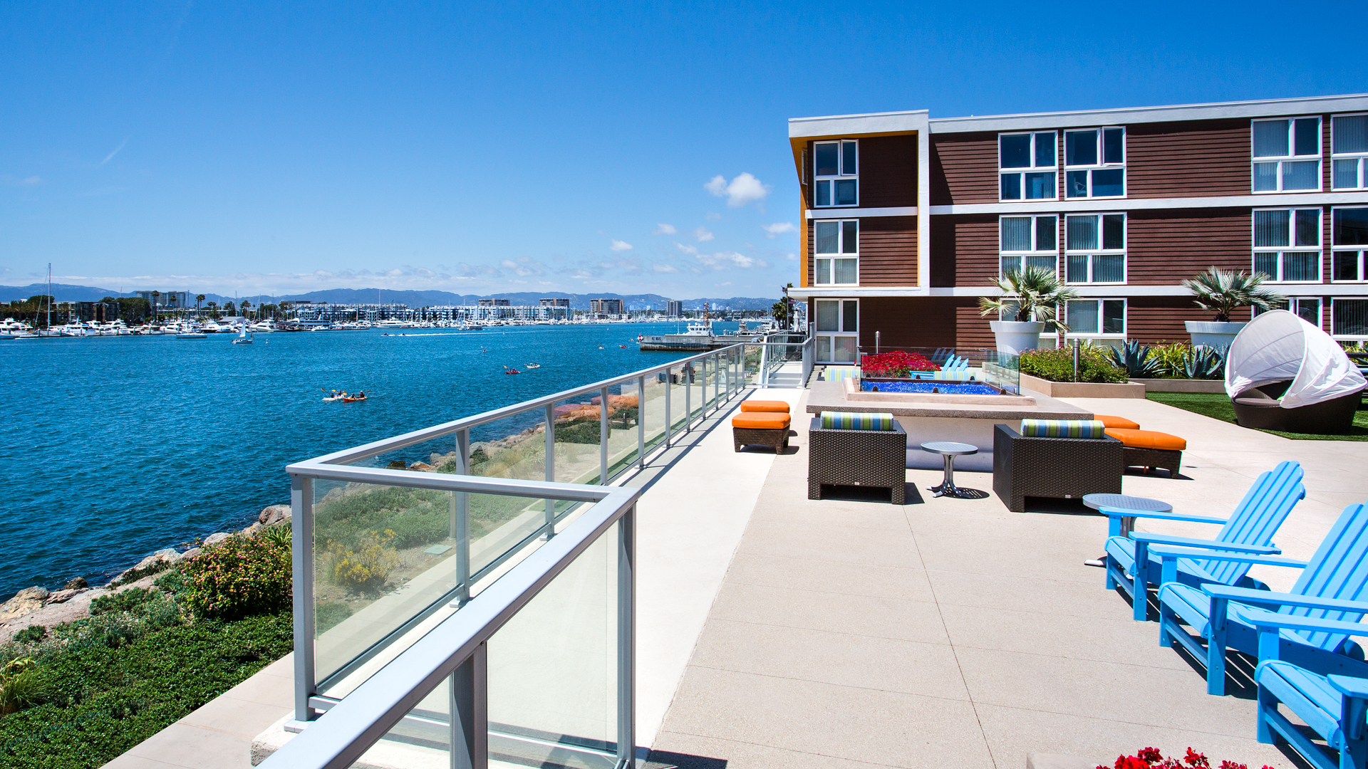 Roof deck at Breakwater at Marina del Rey Apartments (4 of 5)