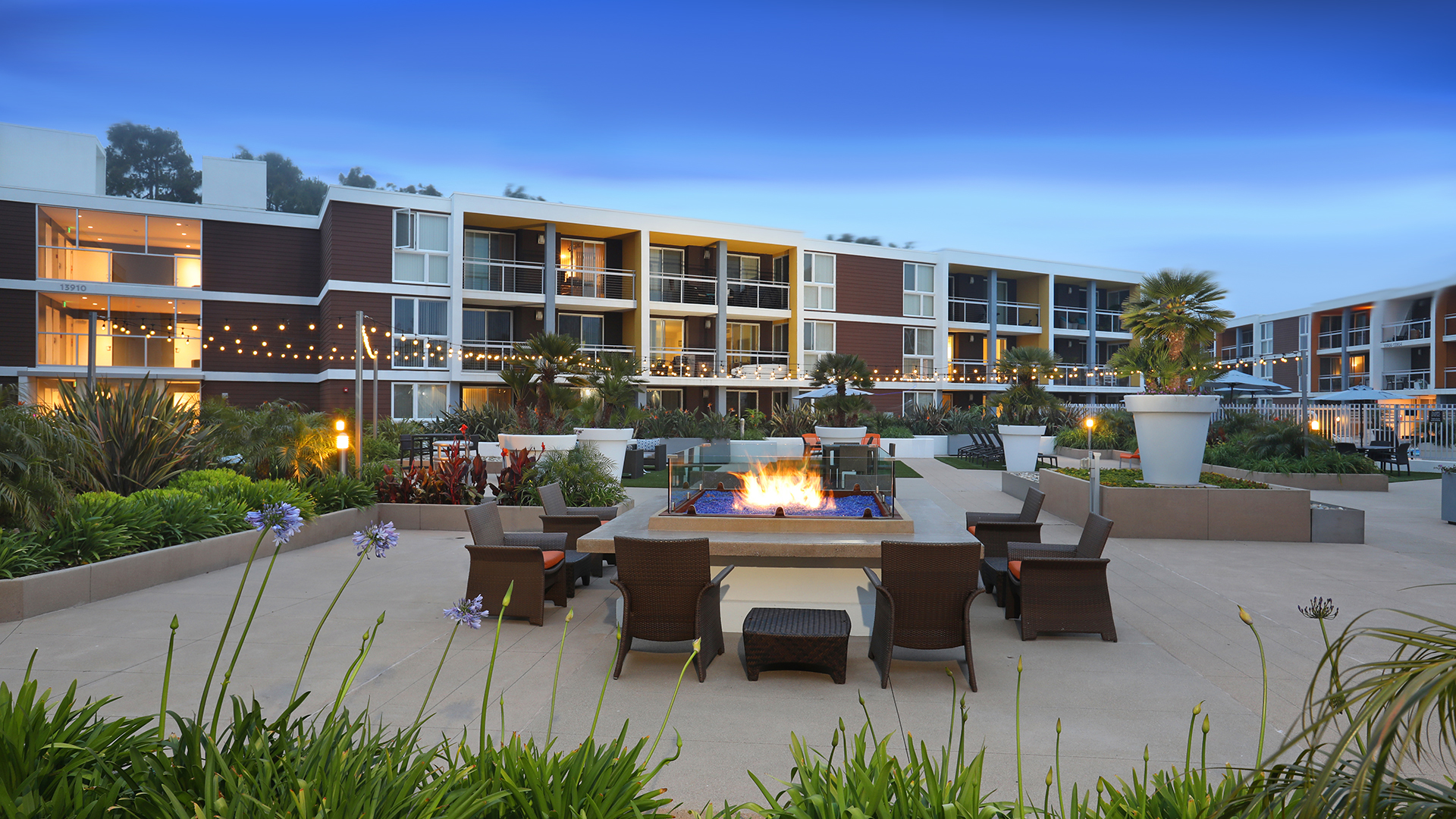 Grill area at Breakwater at Marina del Rey Apartments (2 of 2)
