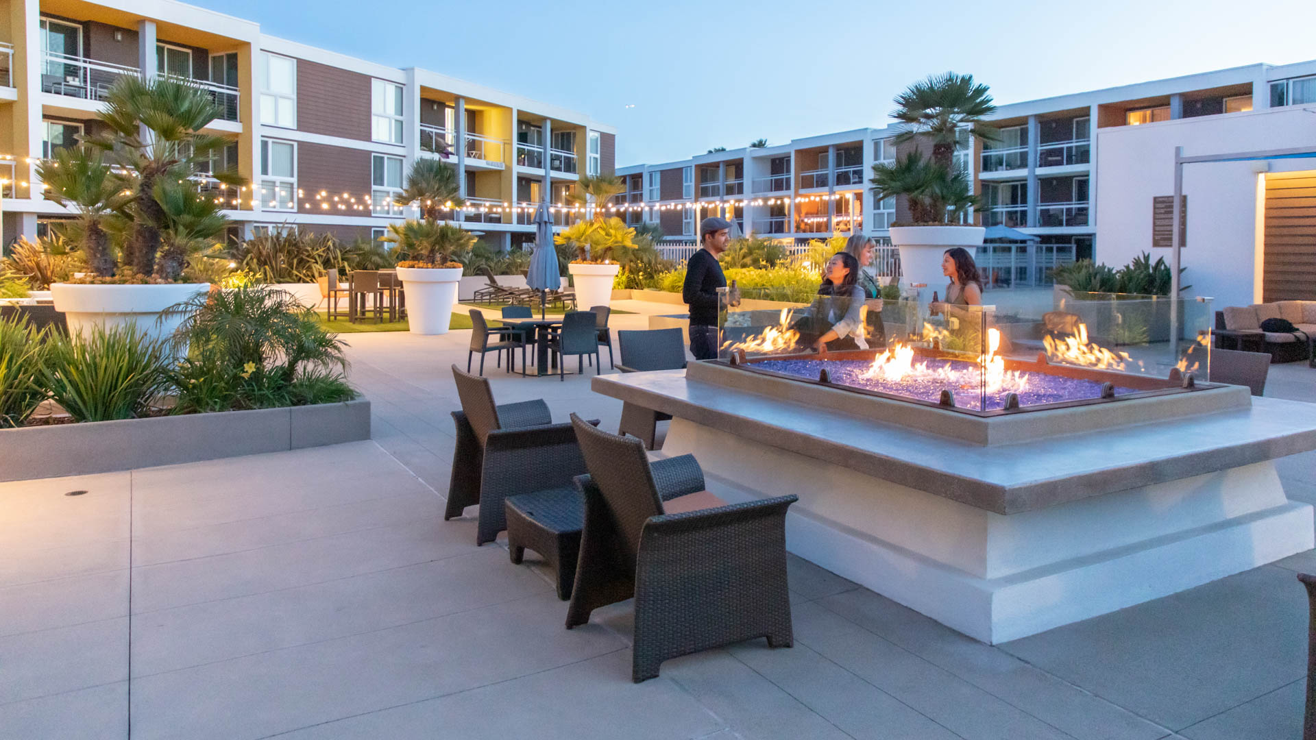 Roof deck at Breakwater at Marina del Rey Apartments (2 of 5)