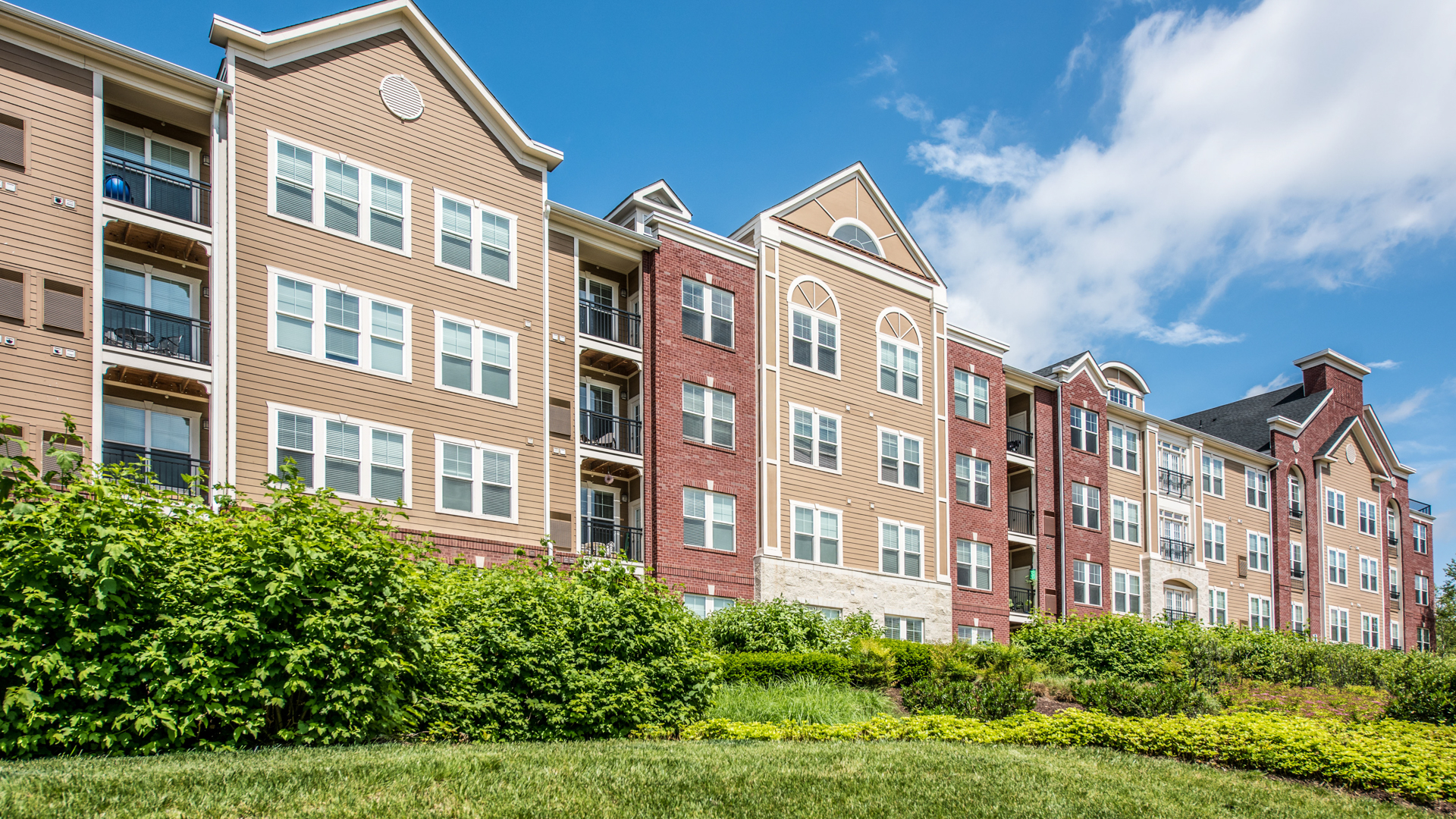 Westchester Rockville Station Apartments 7 of 12