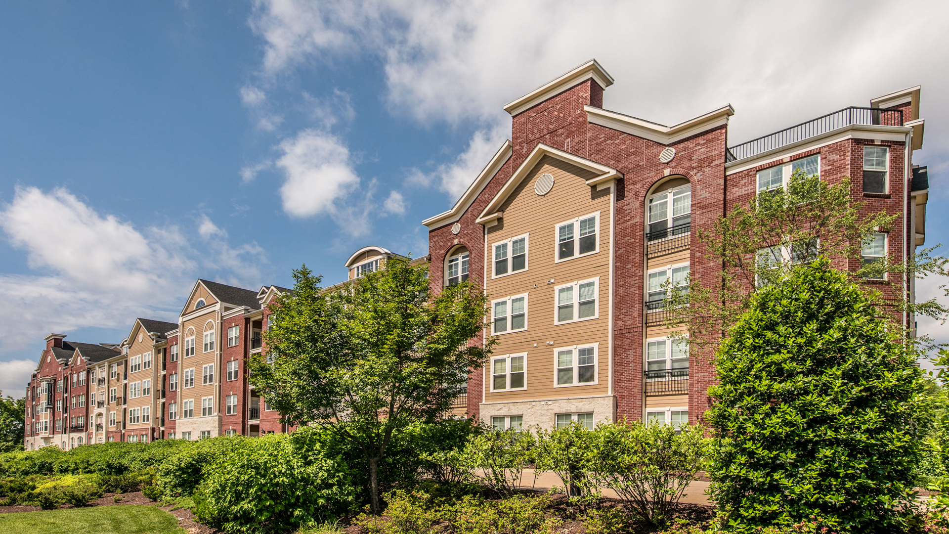 Westchester Rockville Station Apartments 6 of 12