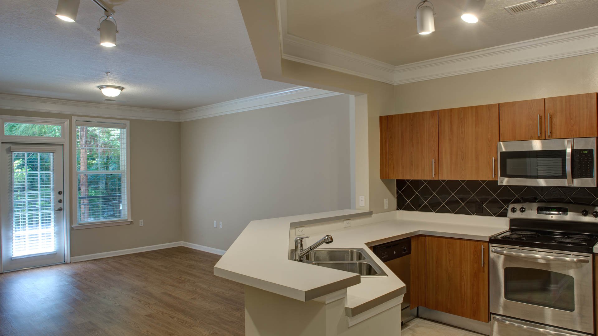 Westchester Rockville Station Apartments 11 of 12