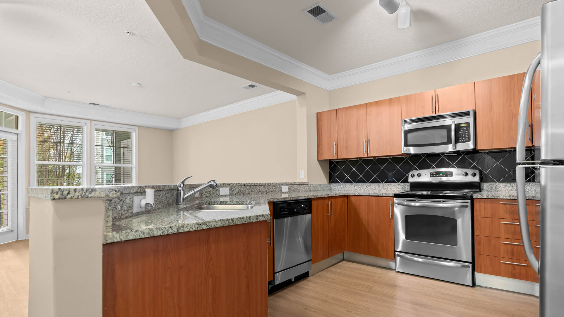 Gaithersburg Station Apartments 7 of 12