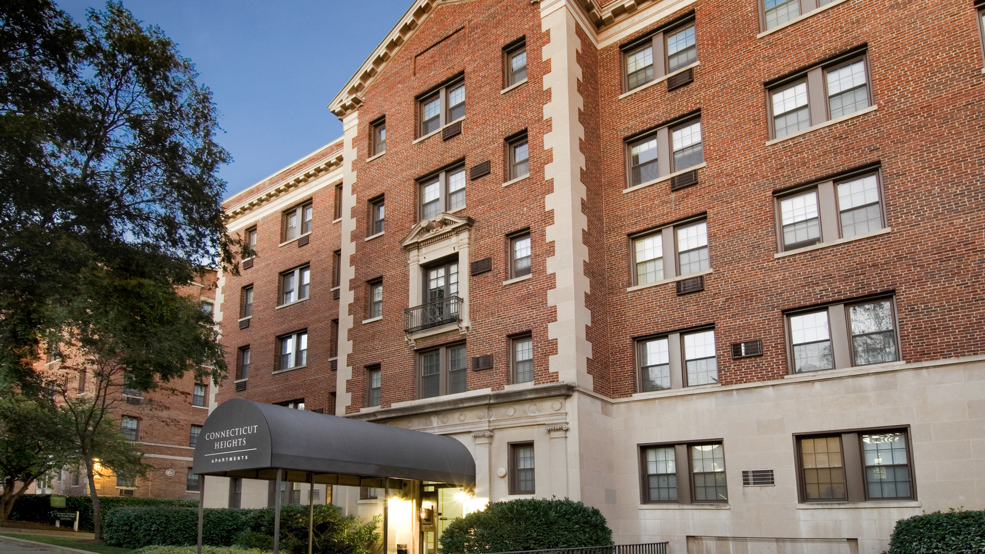 Connecticut Heights Apartments 2 of 12