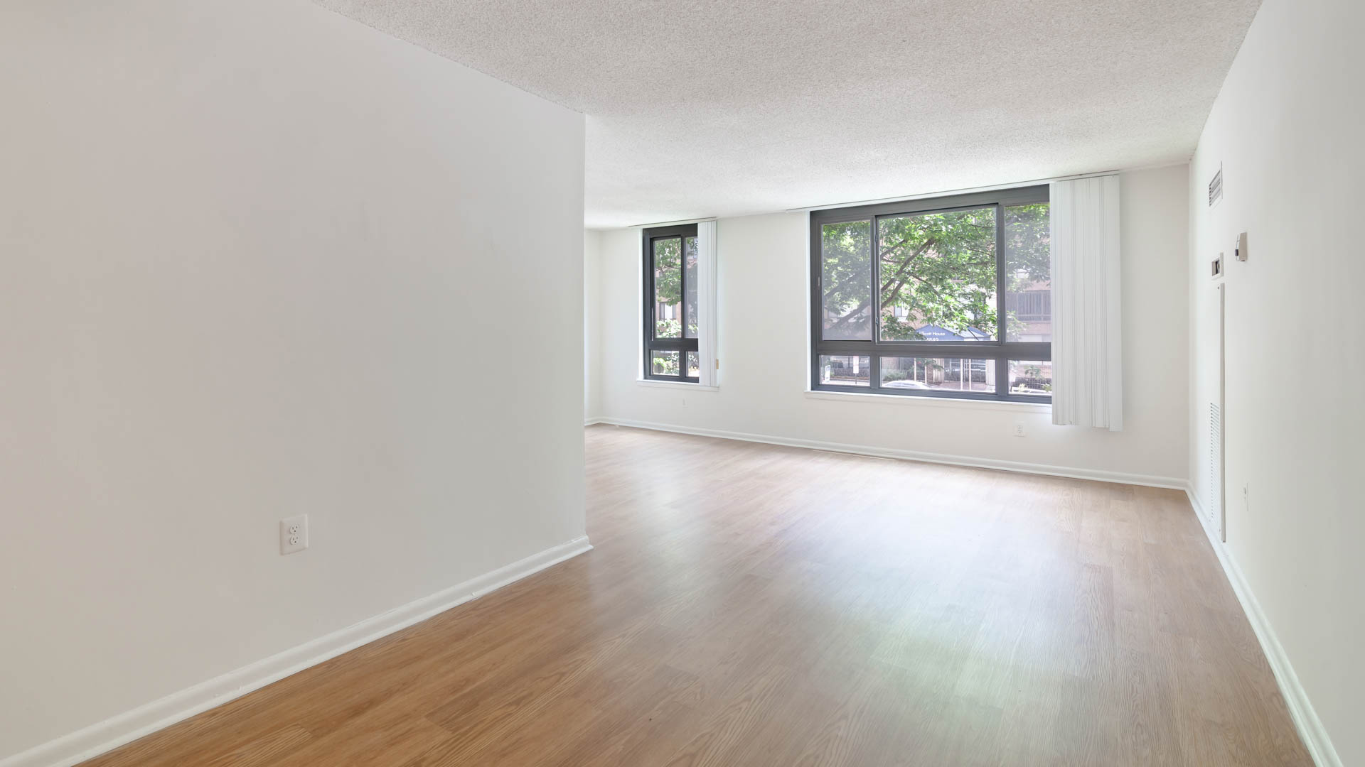 Connecticut Heights Apartments 6 of 11