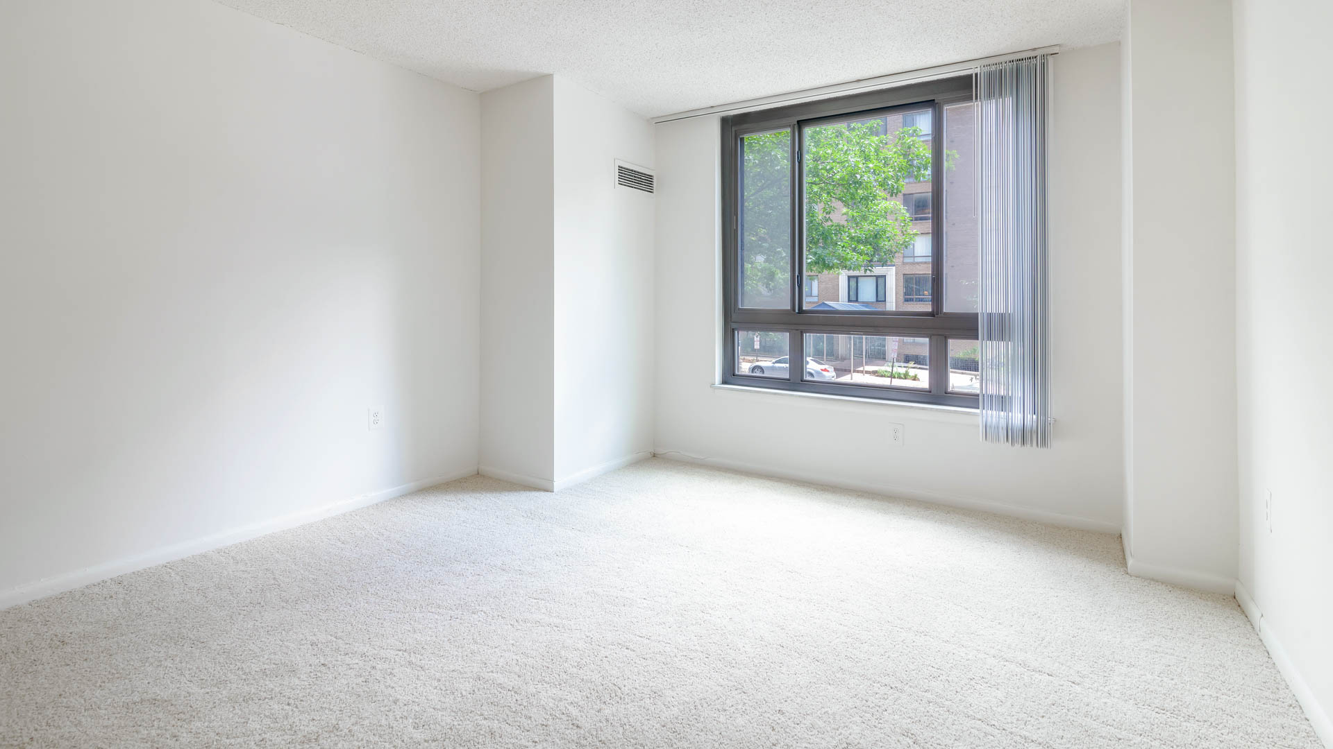 Connecticut Heights Apartments 4 of 11