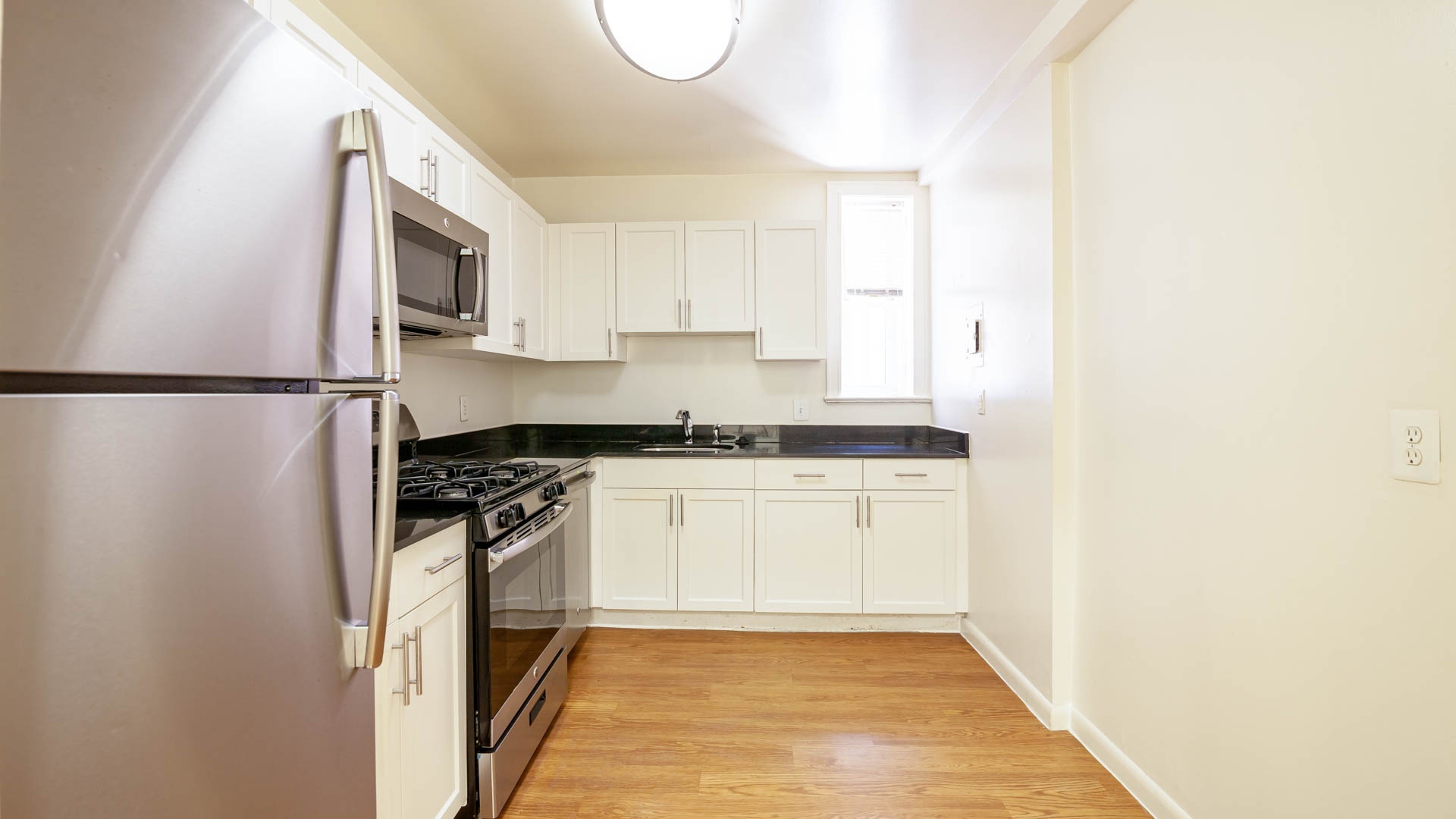 Connecticut Heights Apartments 1 of 12