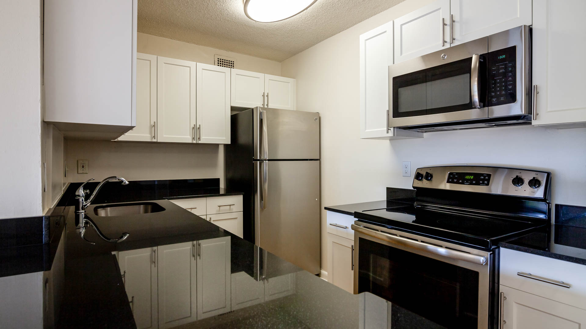 Connecticut Heights Apartments 1 of 5