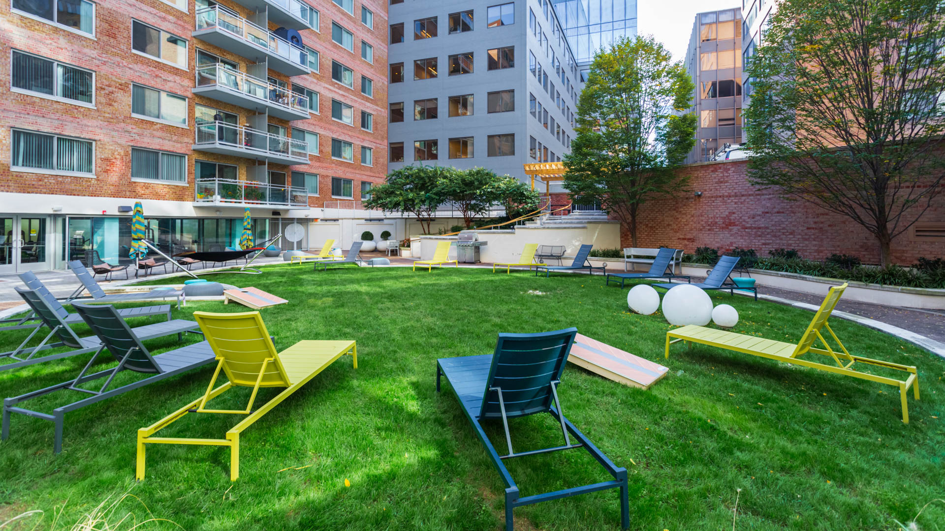 Courtyard at The Samuel at Dupont Circle Apartments (2 of 2)