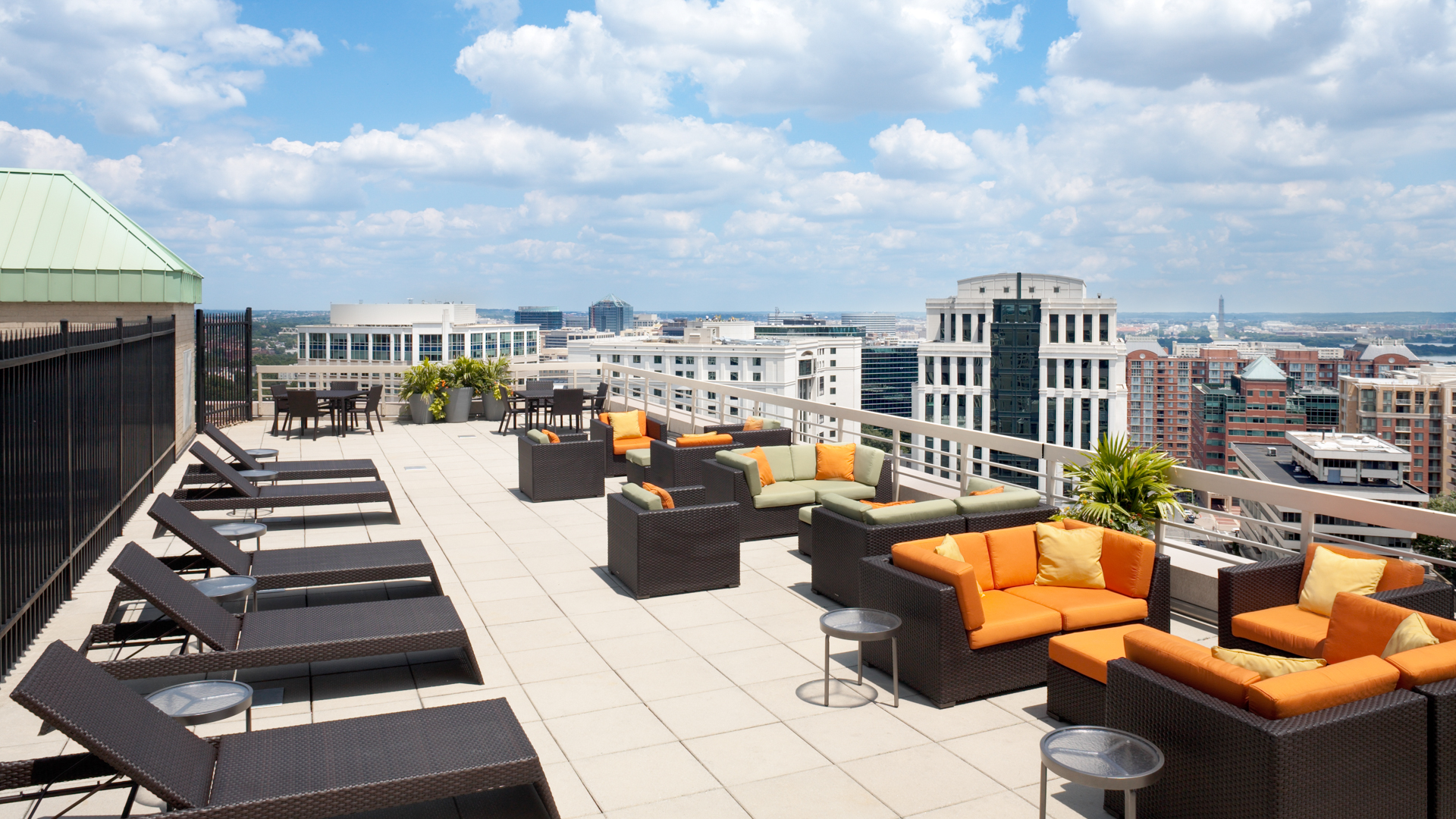 Roof deck at Courthouse Plaza Apartments