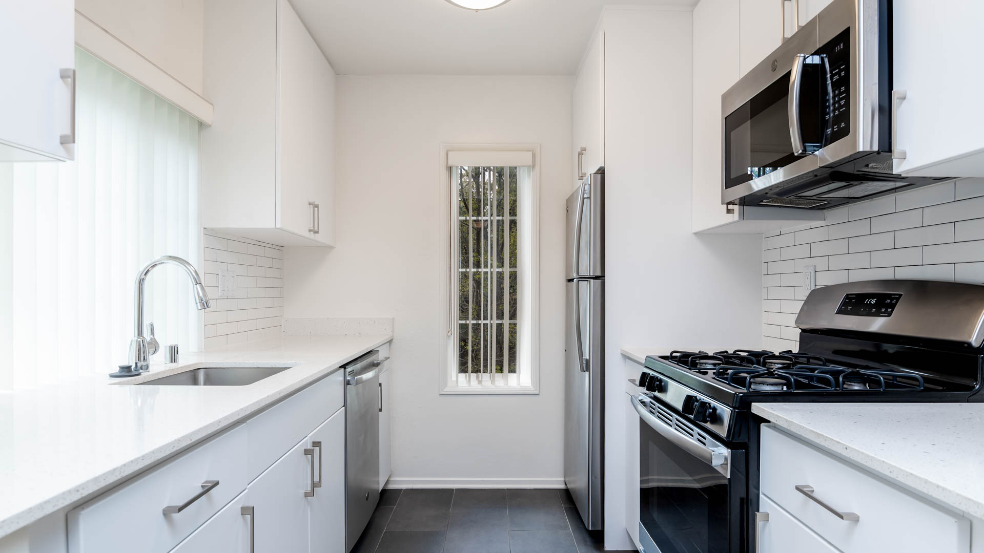 The Village at Del Mar Heights Apartments 4 of 12