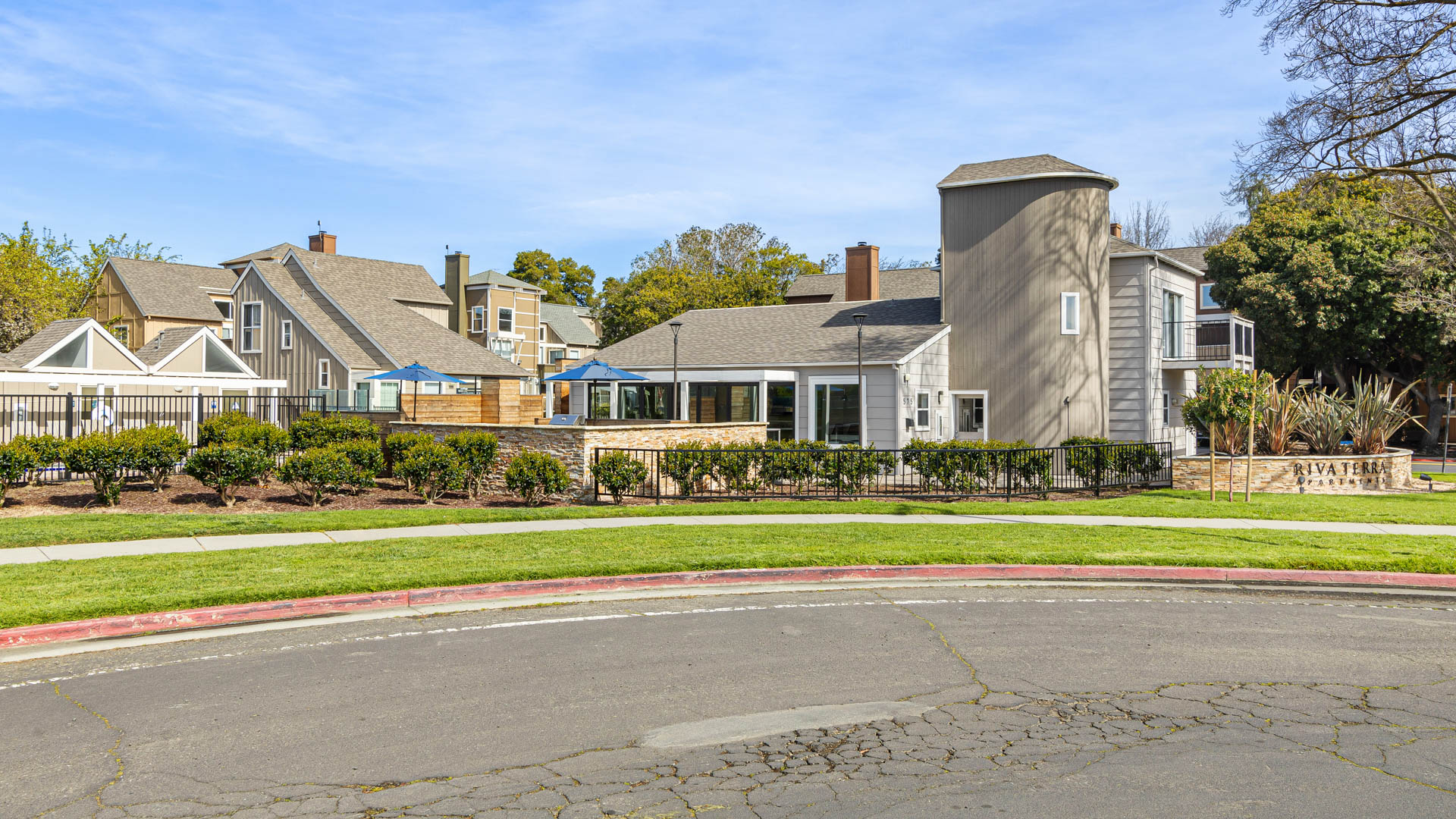 Riva Terra Apartments at Redwood Shores 5 of 12