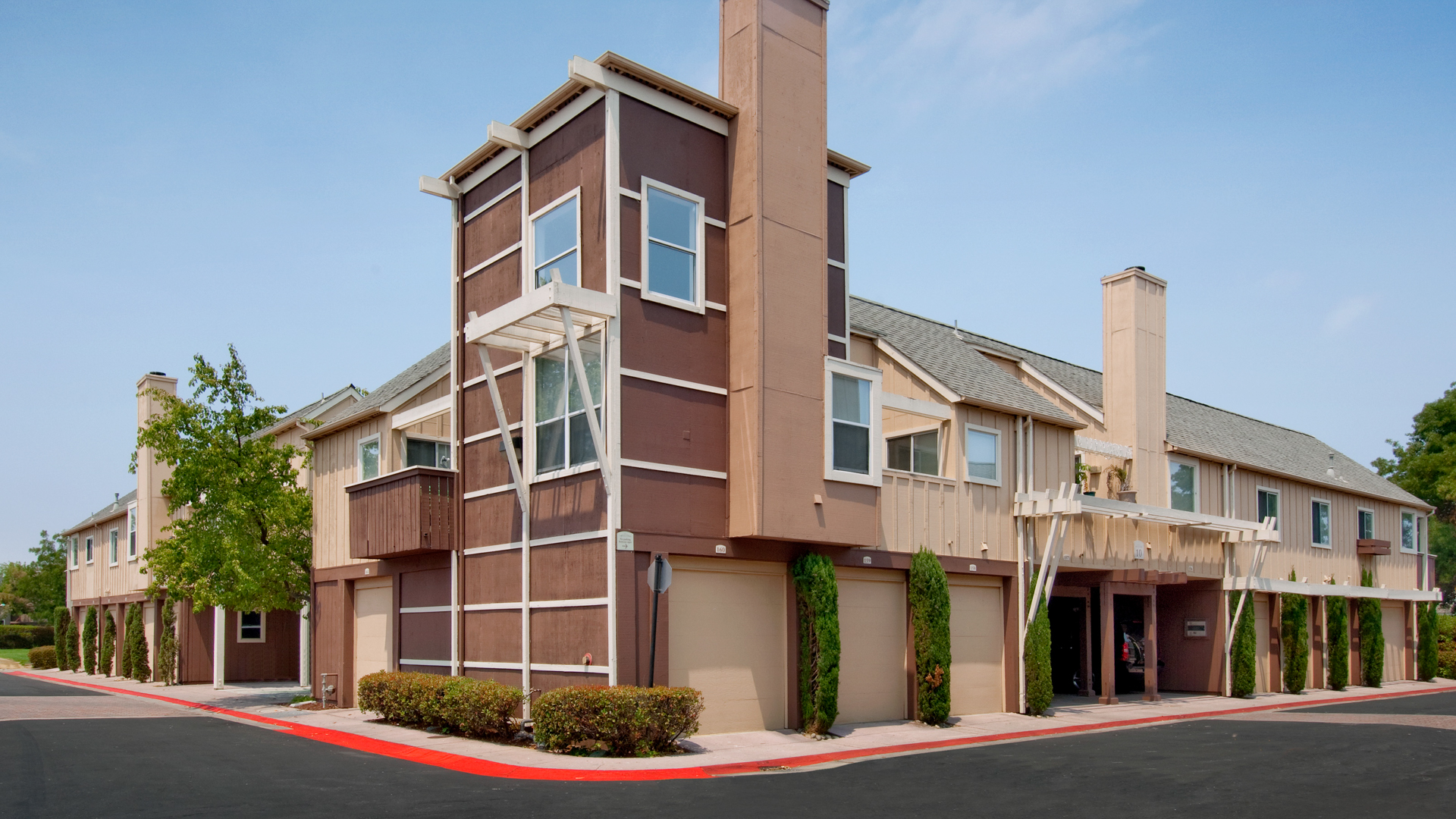 Riva Terra Apartments at Redwood Shores 4 of 12