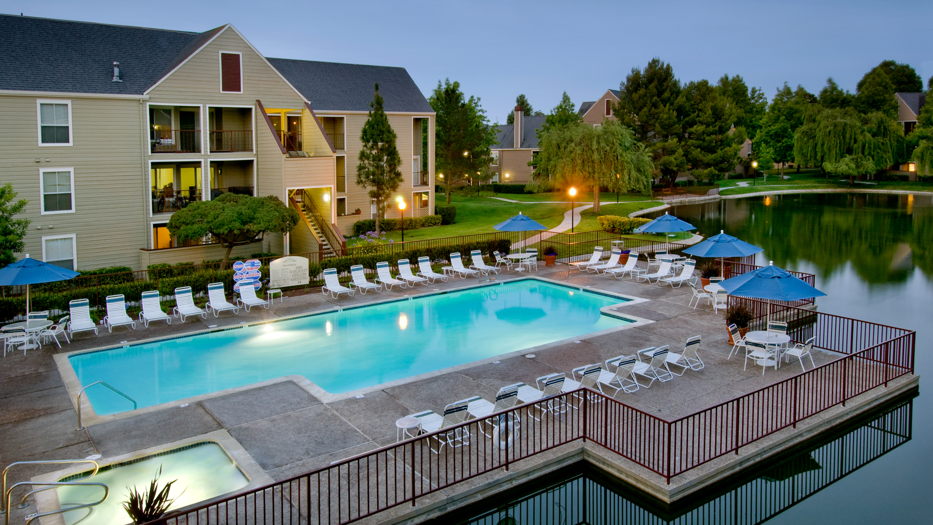 Pool at Riva Terra Apartments at Redwood Shores (2 of 8)