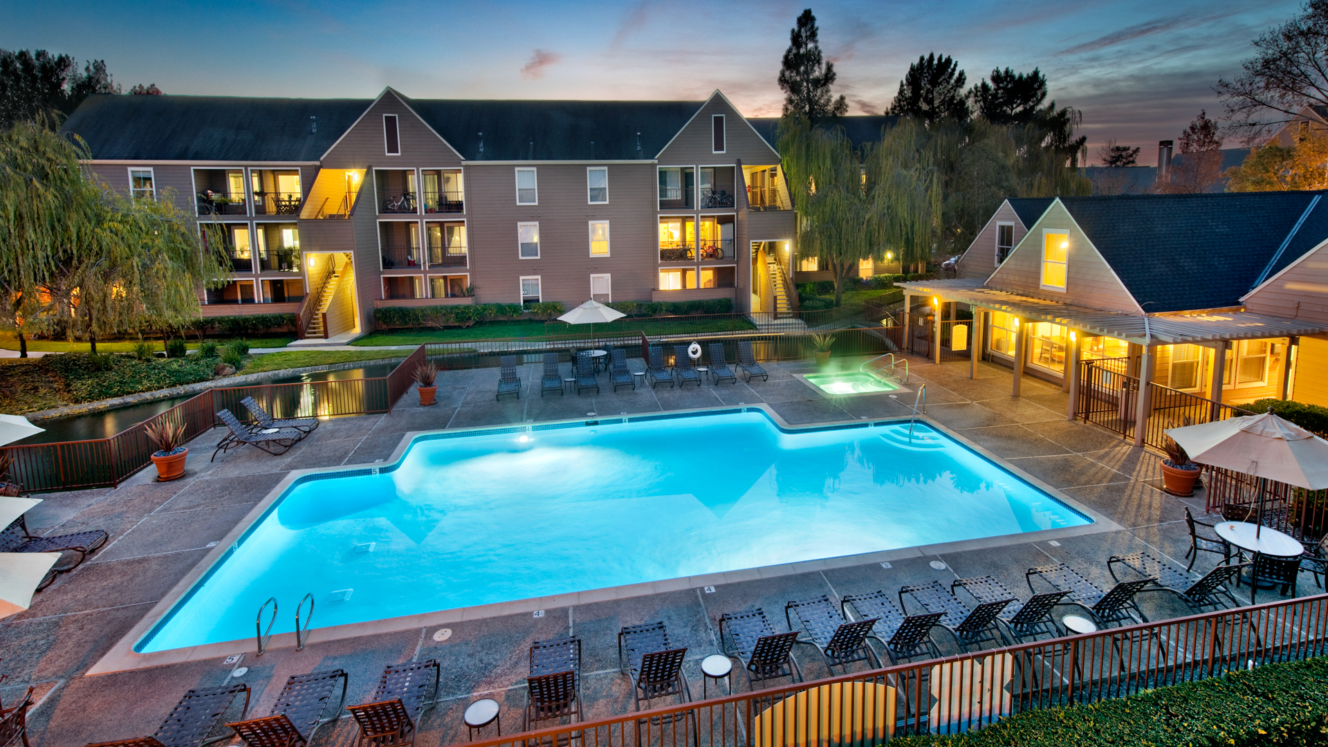 Pool at Riva Terra Apartments at Redwood Shores (7 of 8)