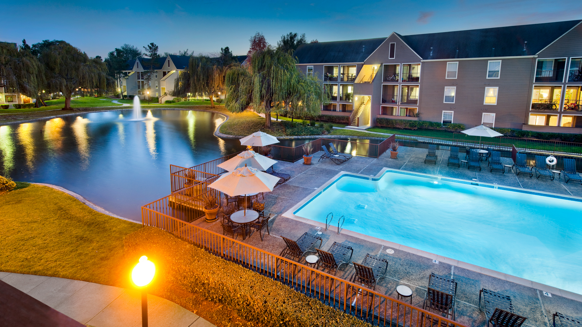 Pool at Riva Terra Apartments at Redwood Shores (6 of 8)