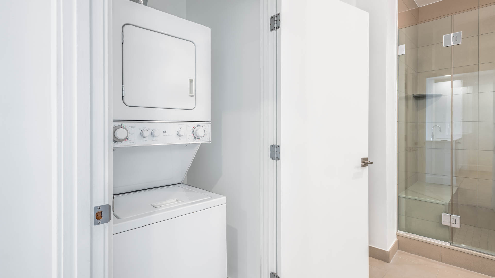 Laundry room at 660 Washington Apartments