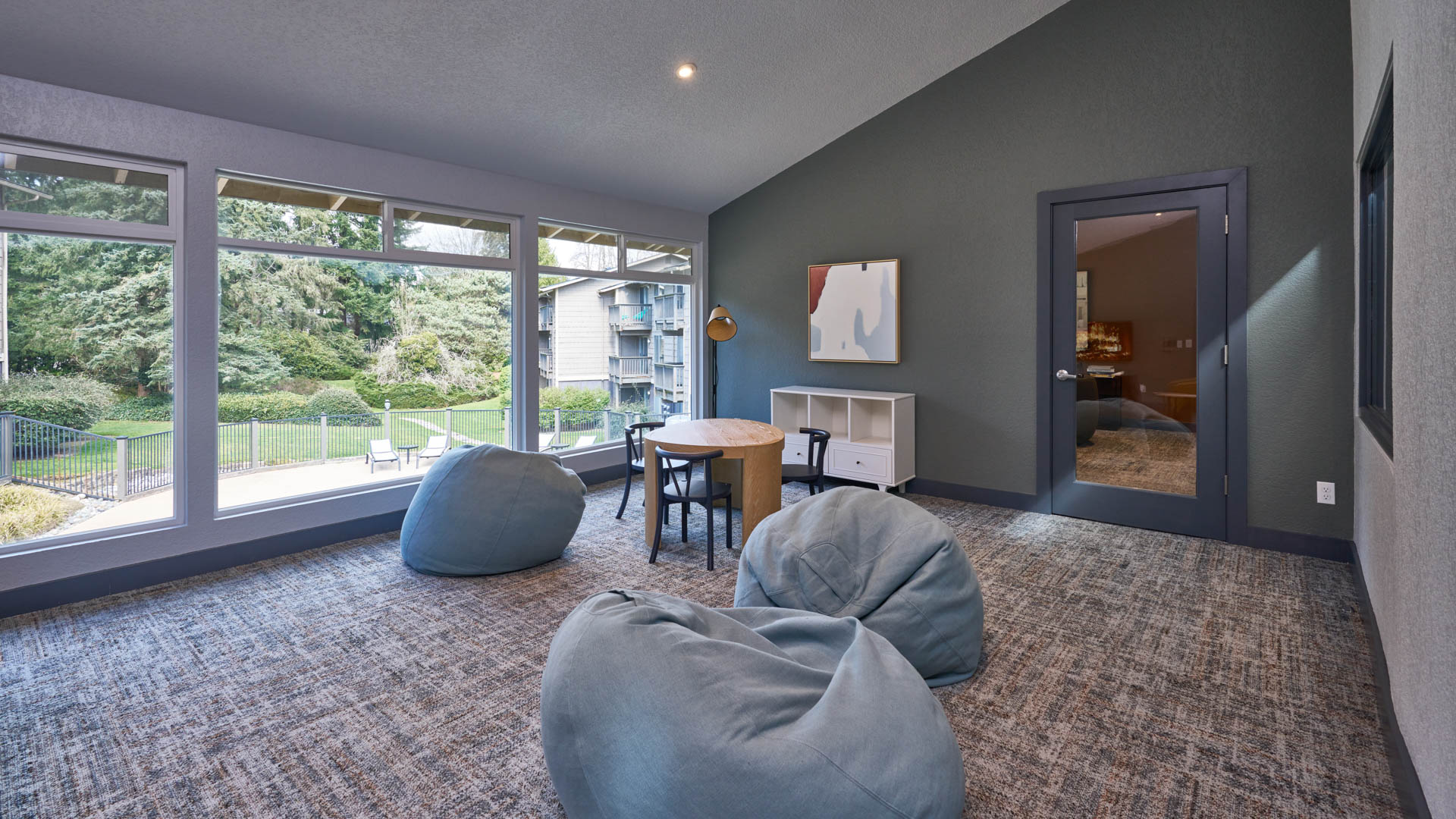 Lounge at Redmond Court Apartments (3 of 3)