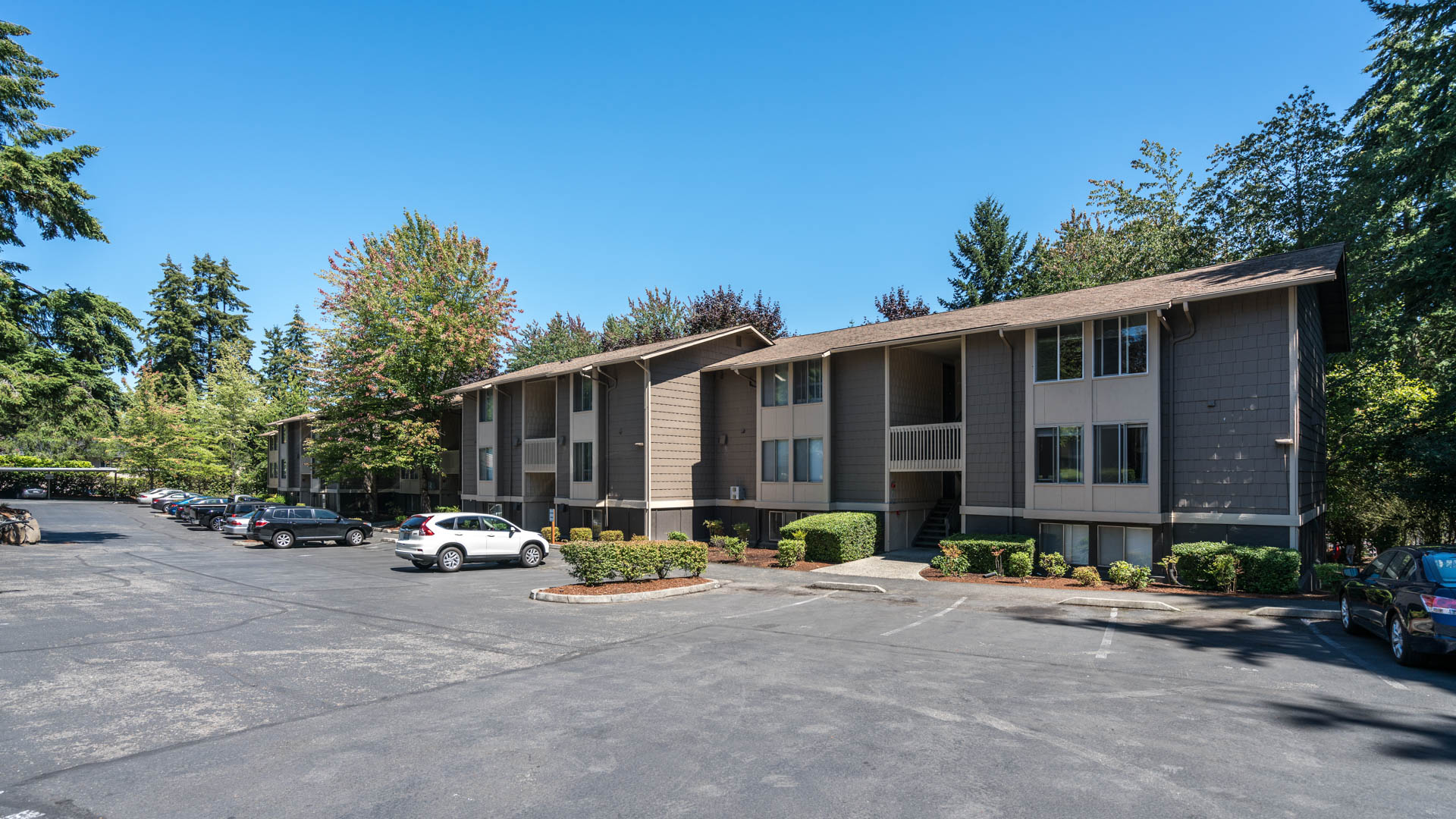 Redmond Court Apartments 5 of 12