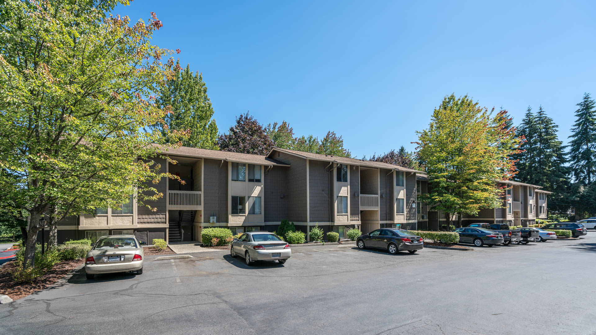 Redmond Court Apartments 6 of 12