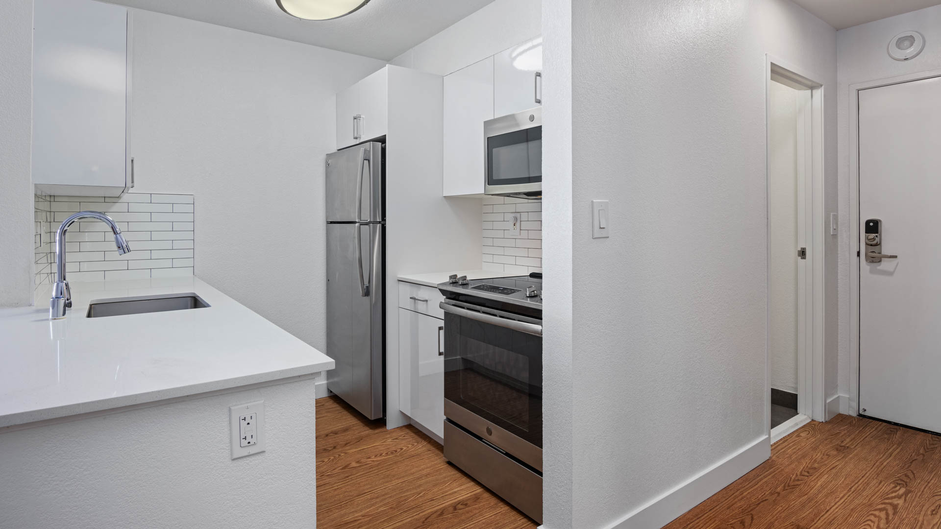 SoMa Square Apartments 2 of 4