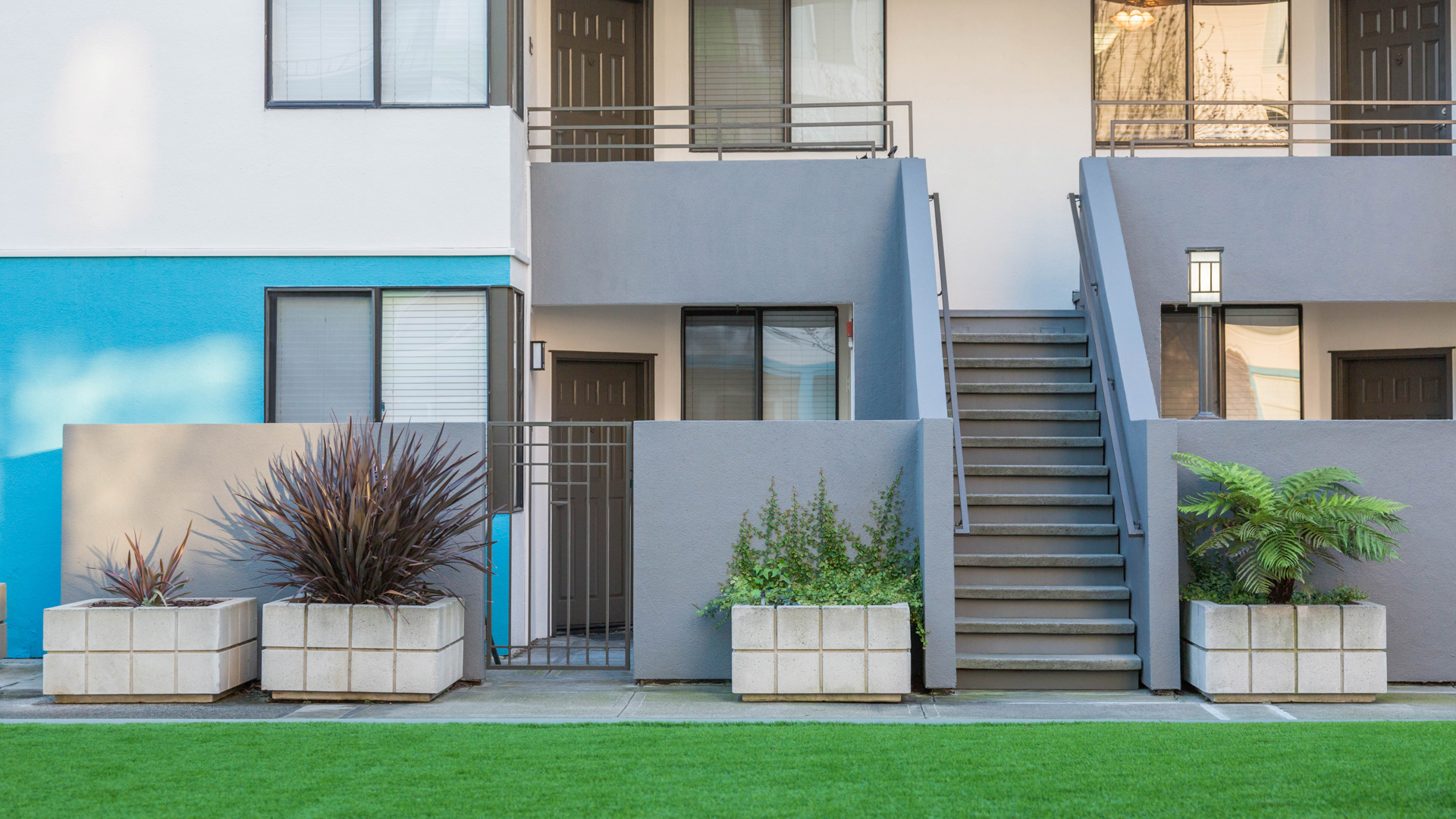 SoMa Square Apartments 4 of 12