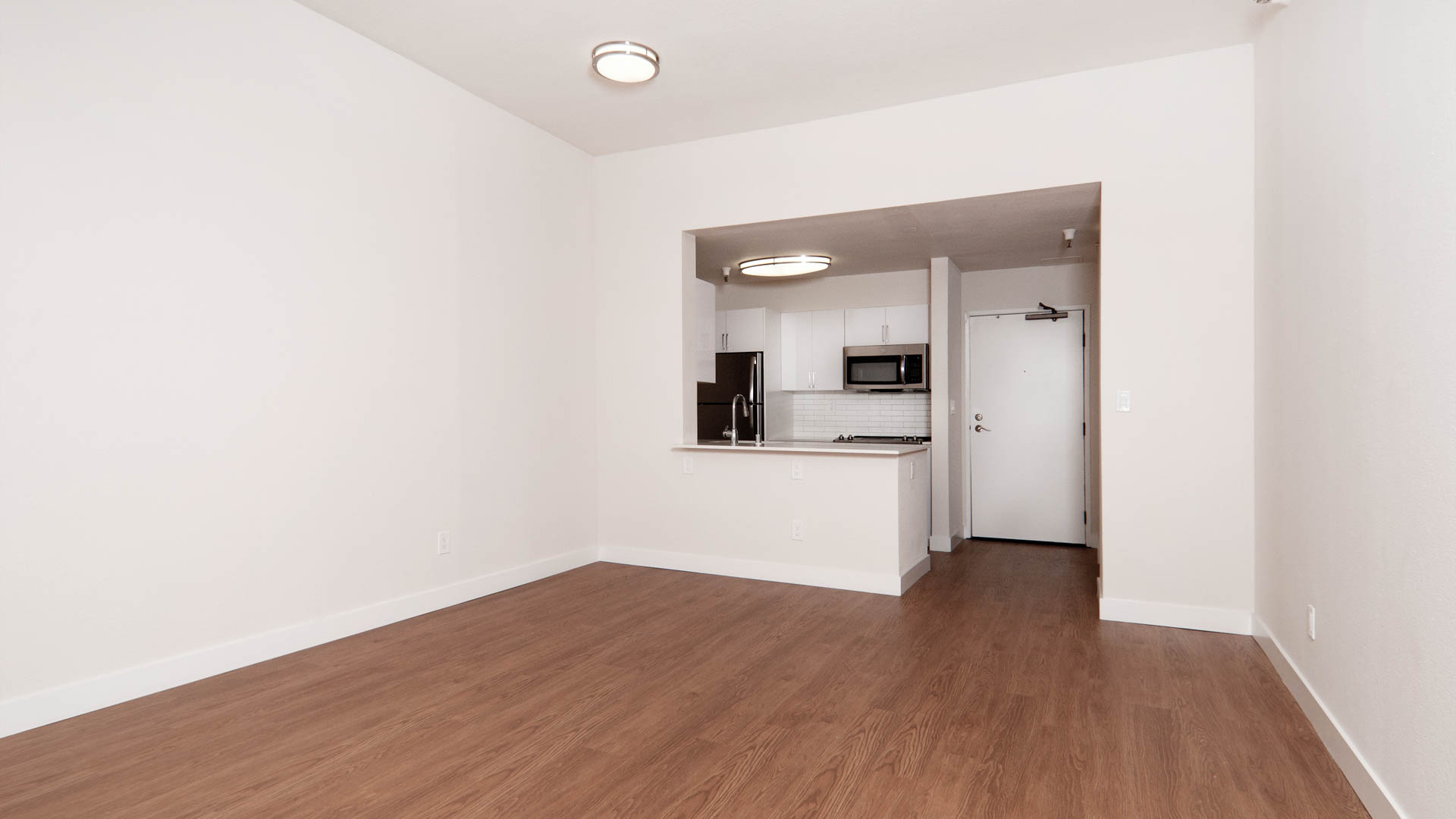 SoMa Square Apartments 3 of 4
