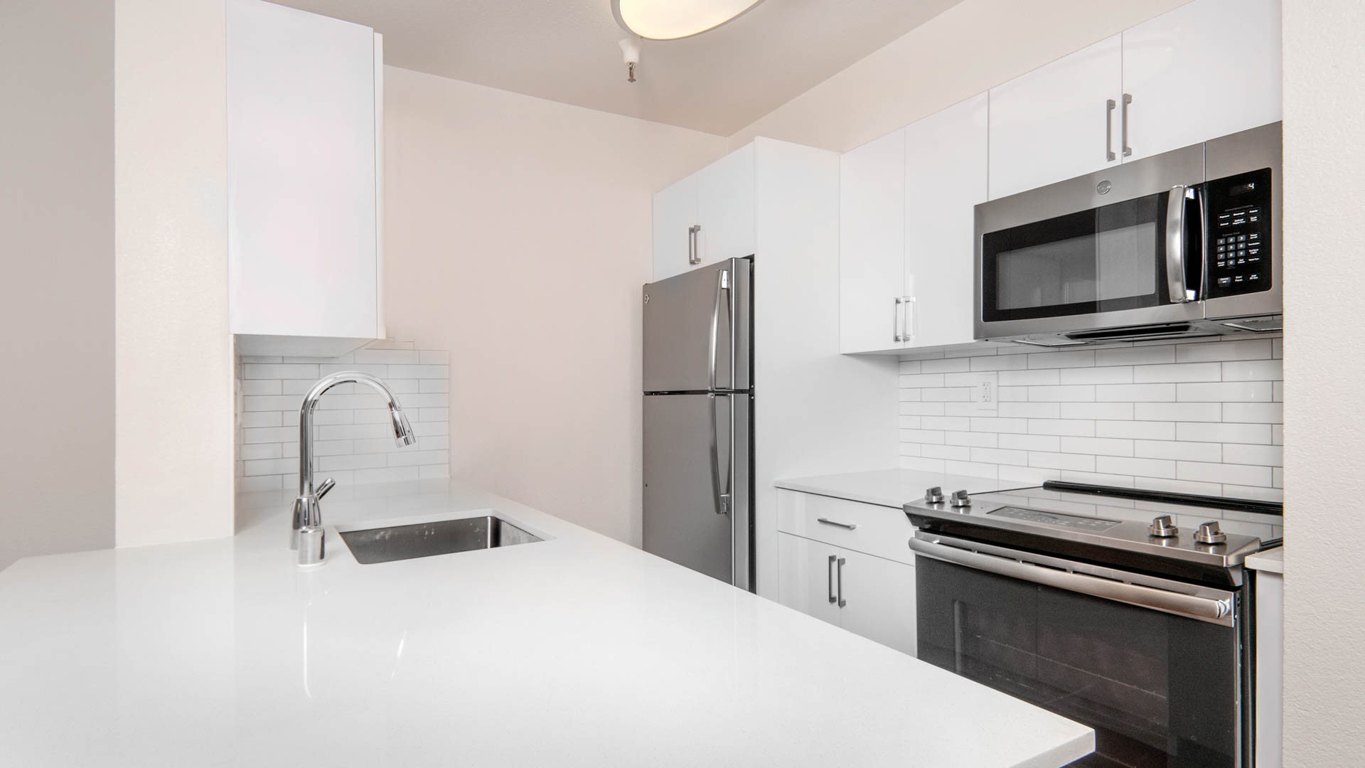 SoMa Square Apartments 9 of 12