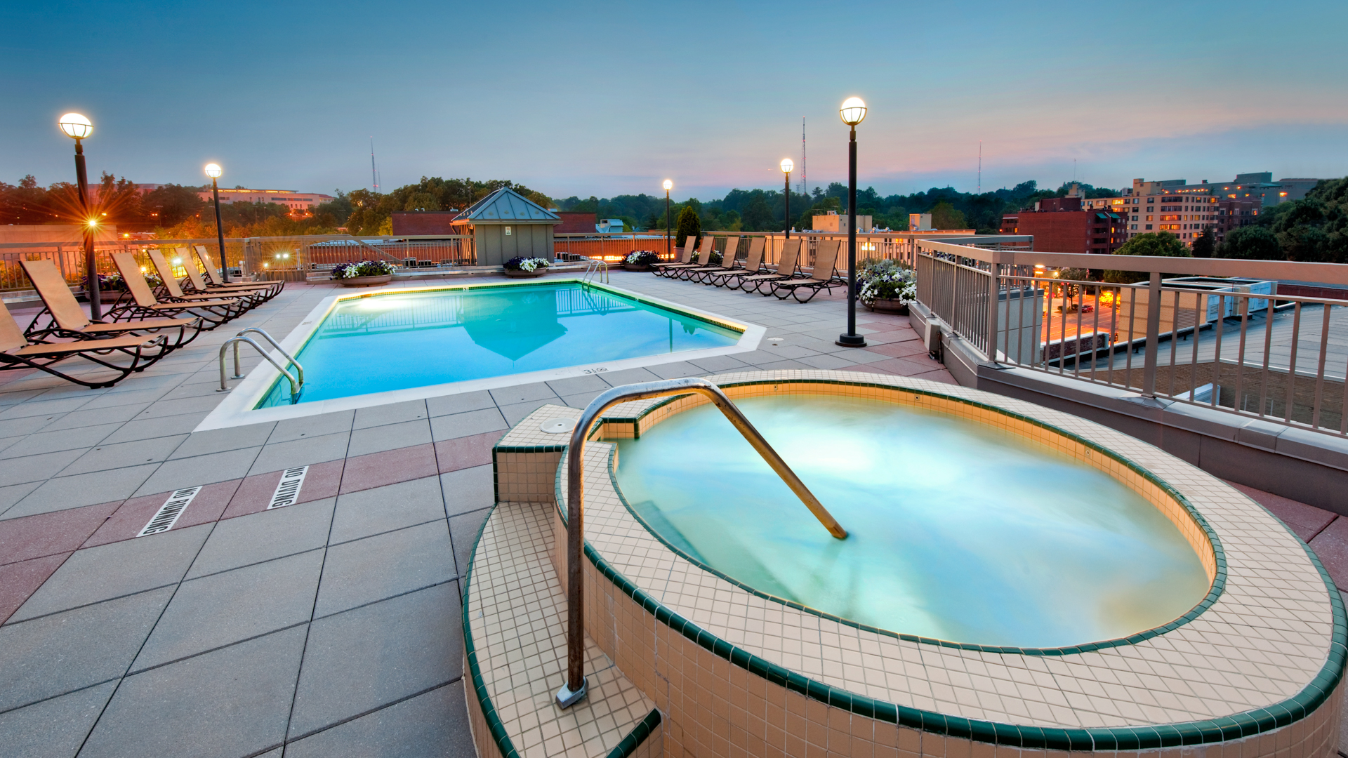 Pool at Park Connecticut Apartments (1 of 2)