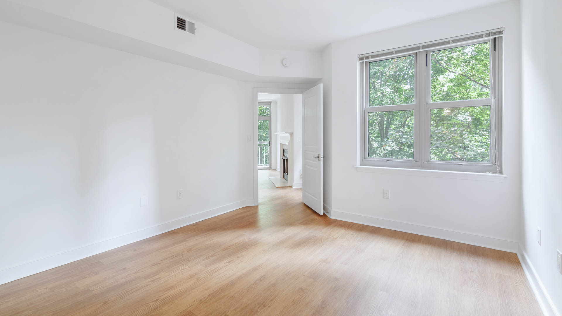Park Connecticut Apartments 5 of 9