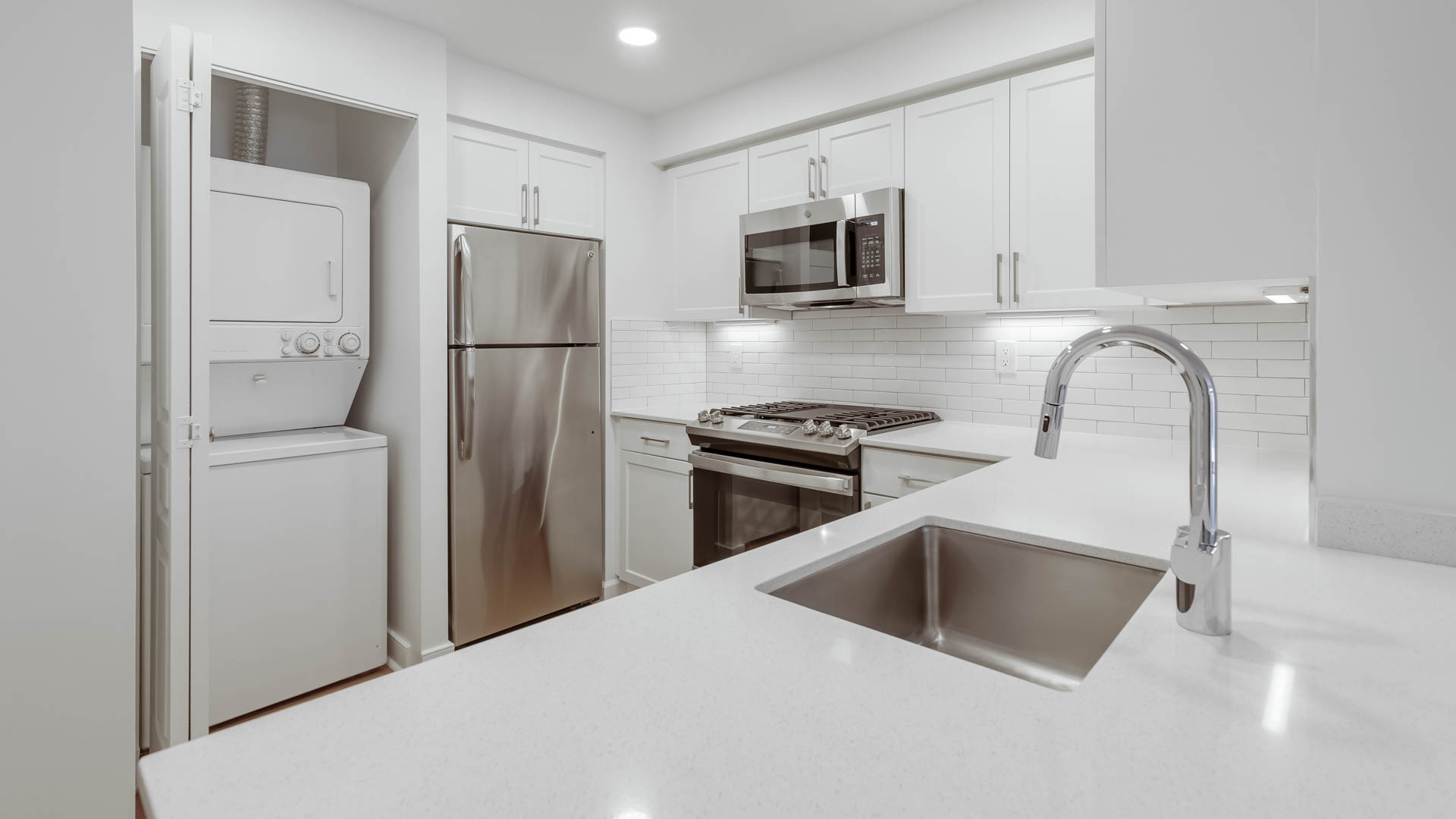 Park Connecticut Apartments 4 of 12