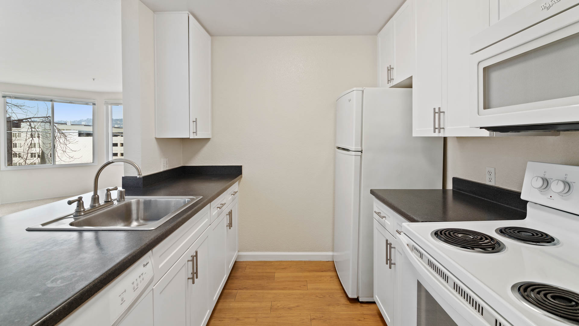 Artistry Emeryville Apartments 4 of 12