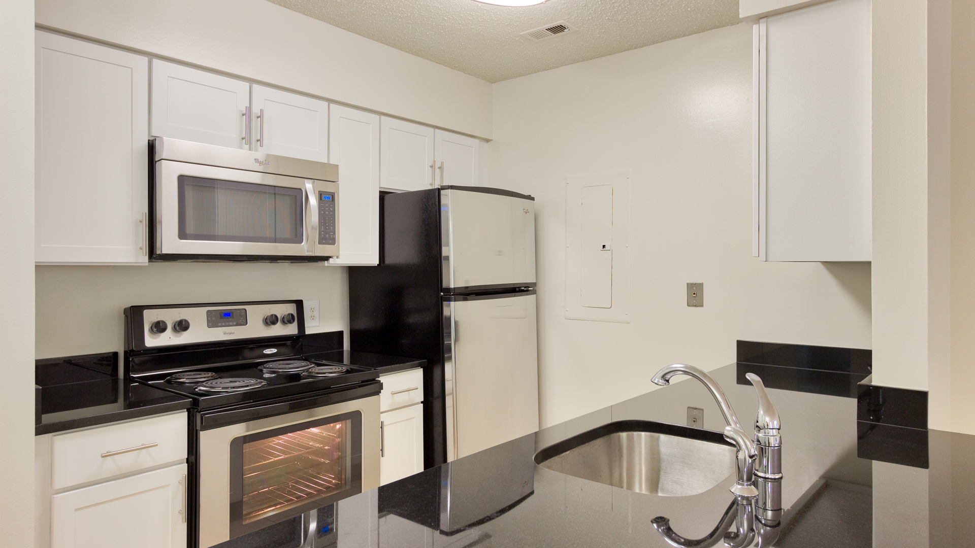 2501 Porter Apartments 7 of 17