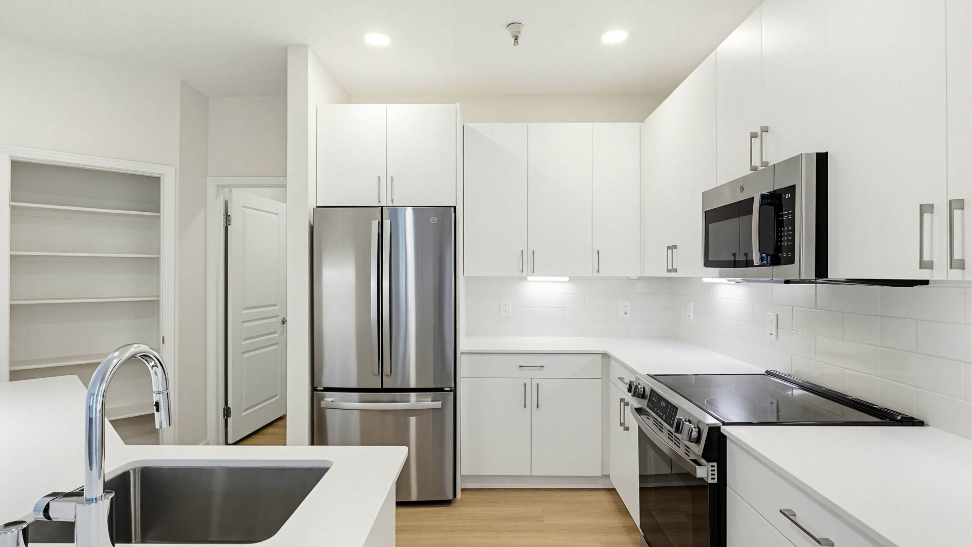 City Gate at Cupertino Apartments 3 of 12