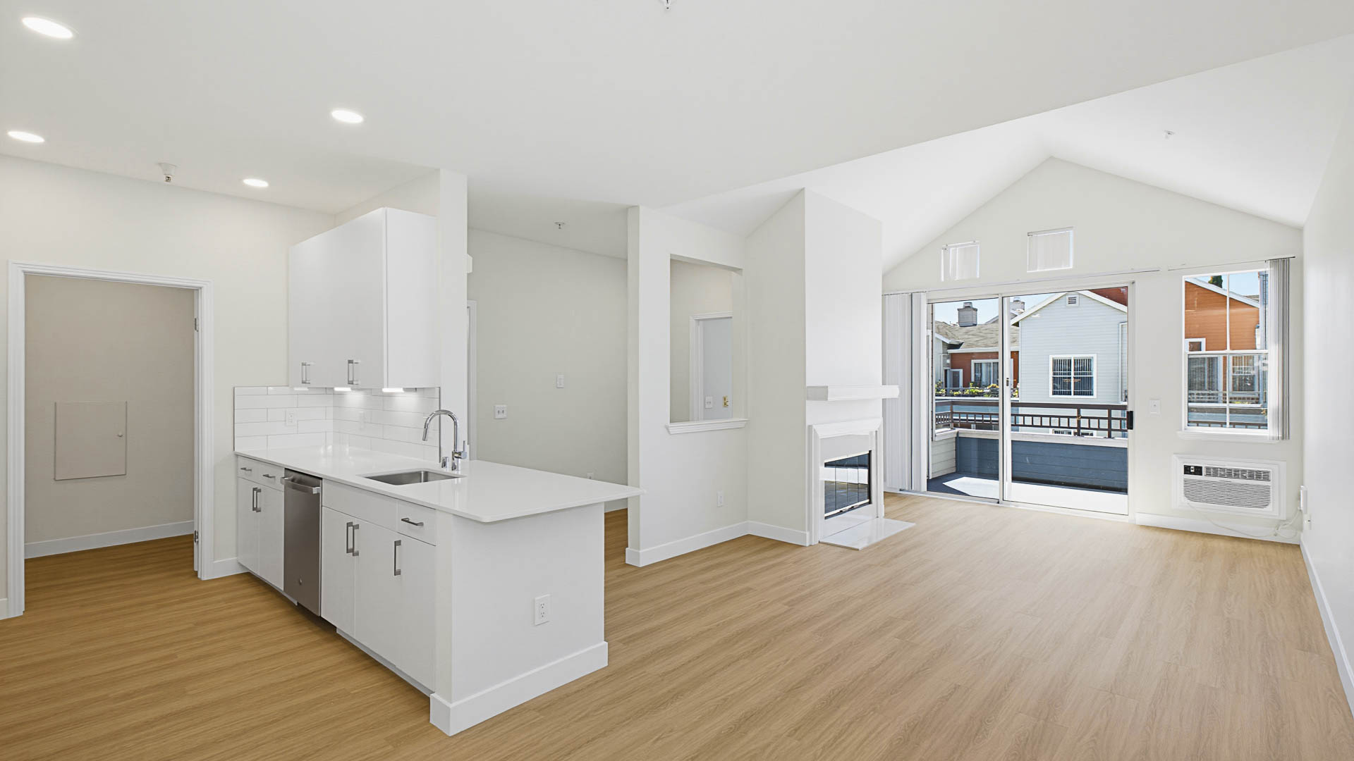 City Gate at Cupertino Apartments 8 of 12