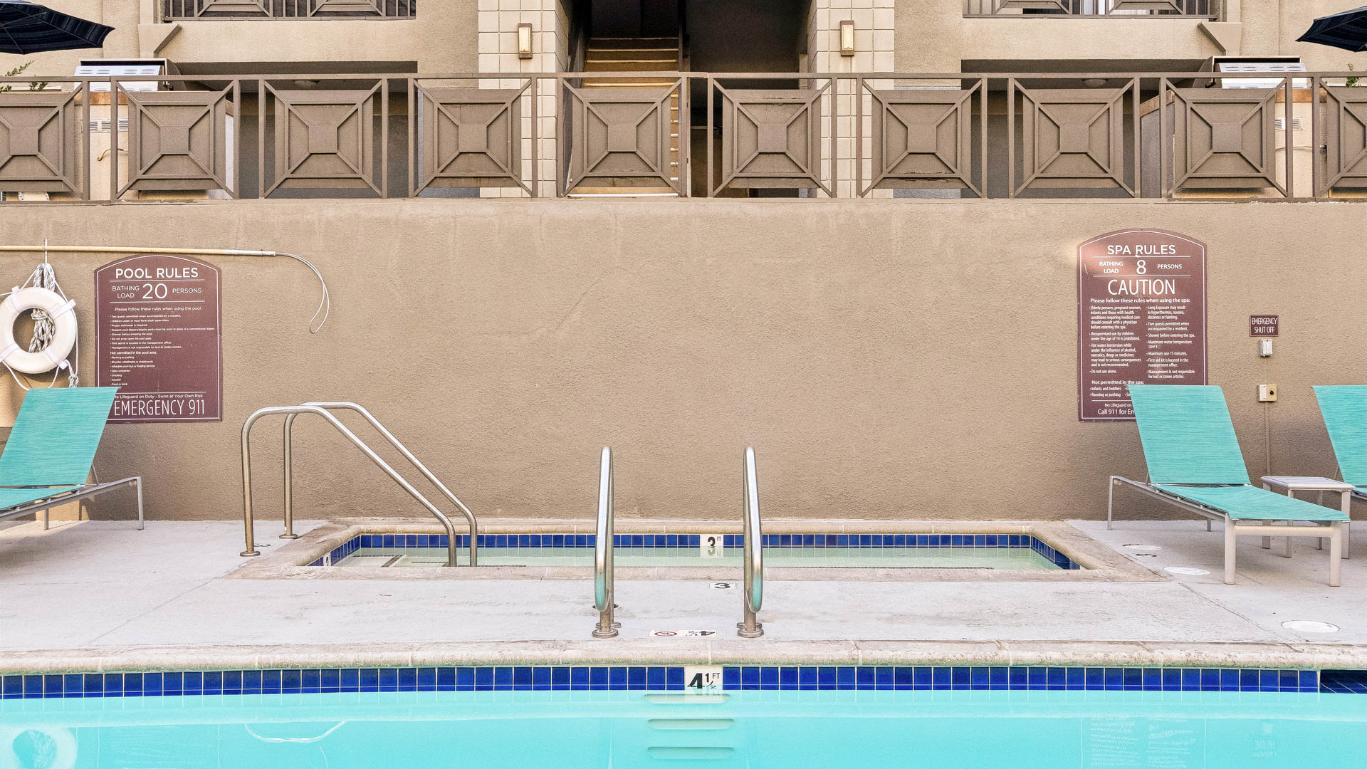 Pool at Prado Apartments (5 of 6)