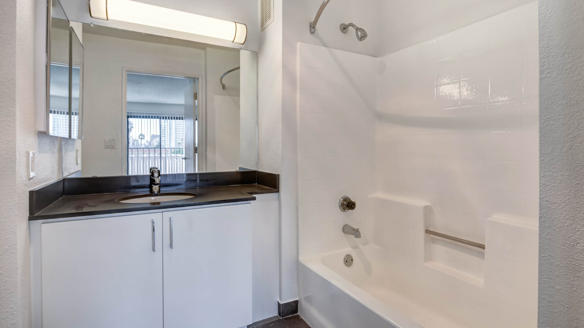 Prado Apartments 4 of 5