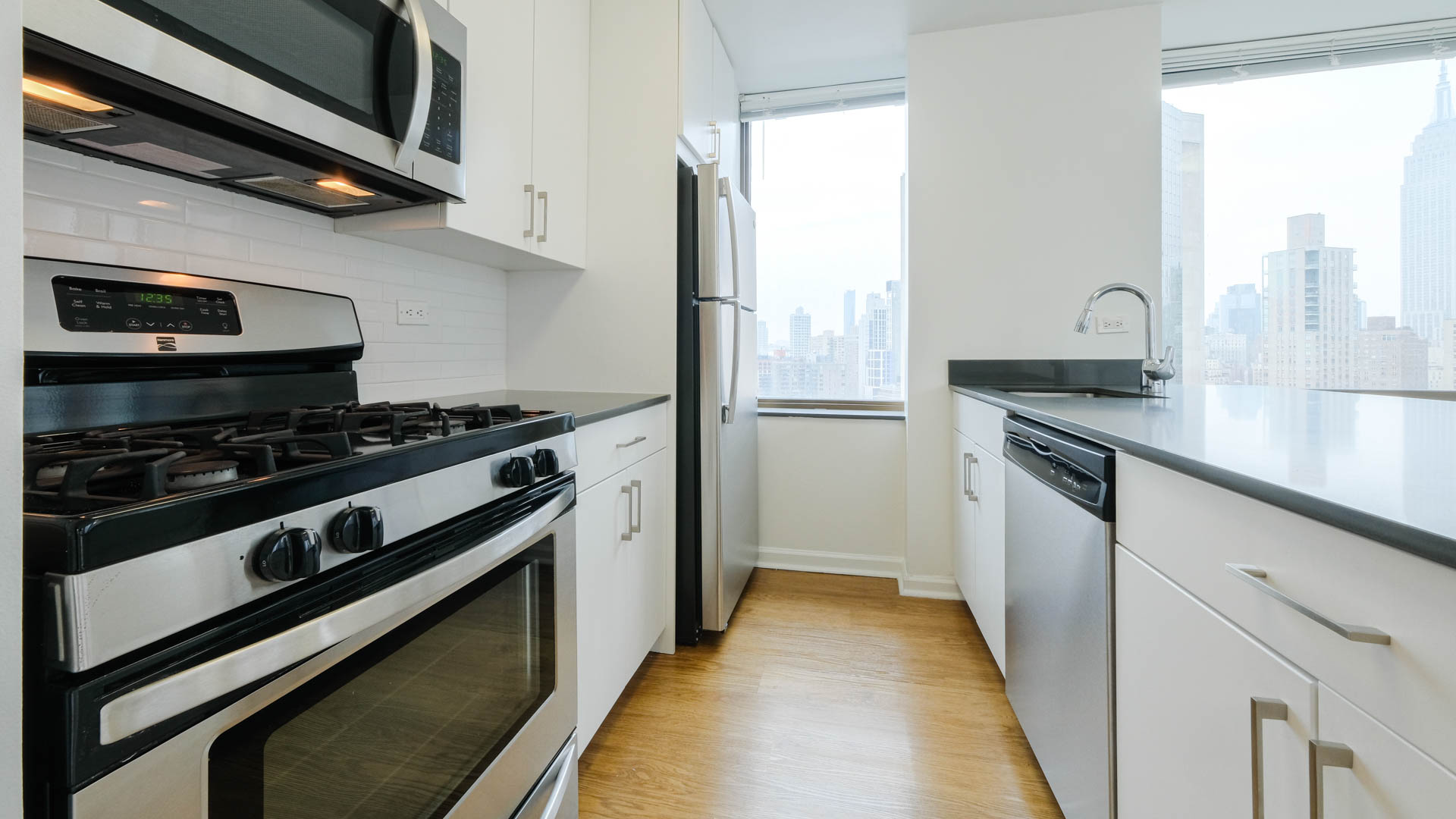 300 East 39th Apartments 7 of 12