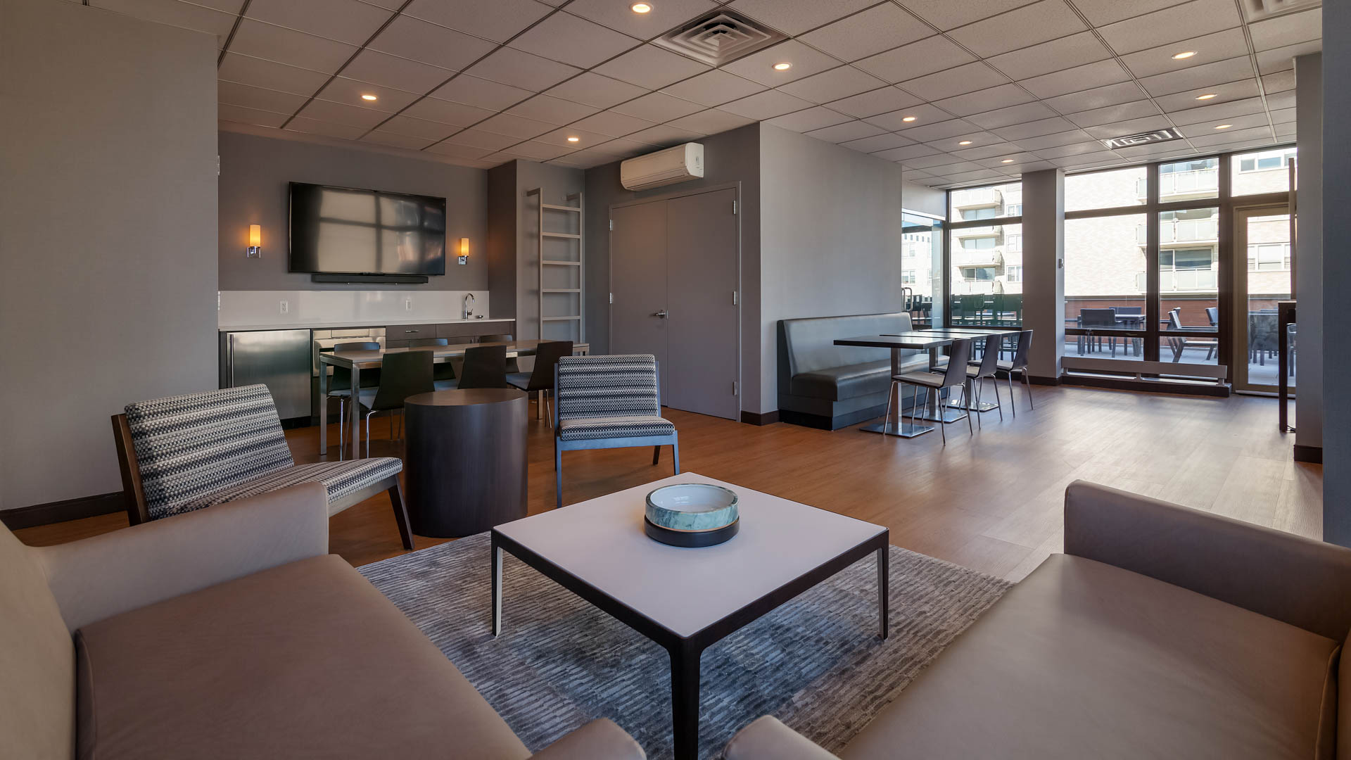Lounge at 300 East 39th Apartments (3 of 3)