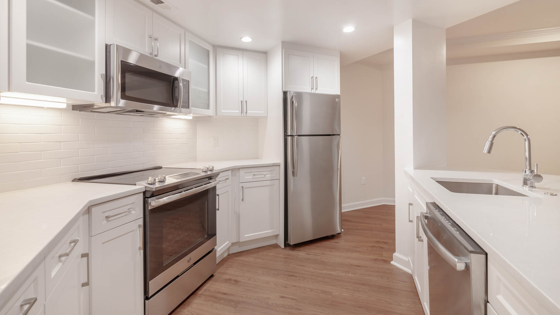 Alban Towers Apartments 9 of 12