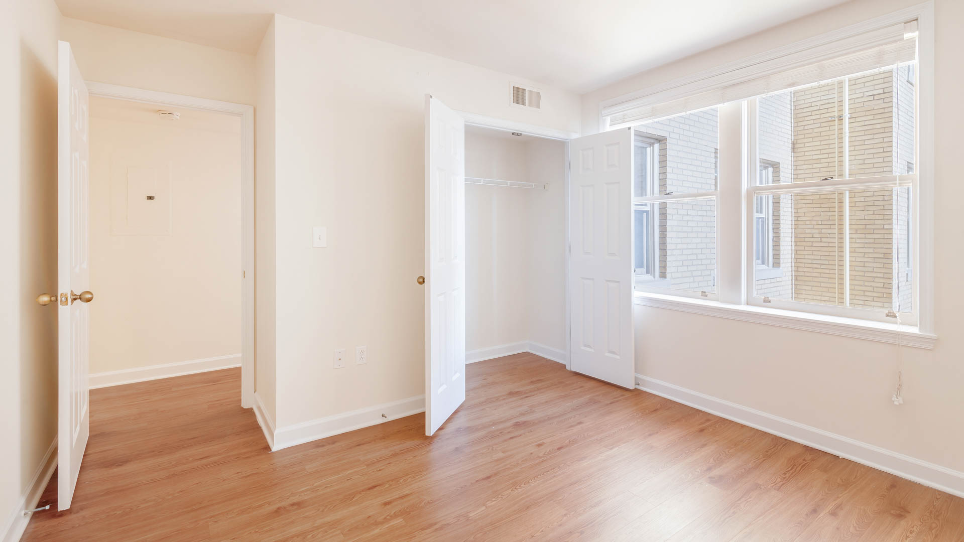Alban Towers Apartments 3 of 8