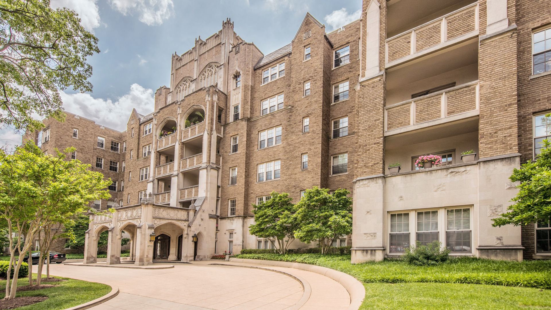 Alban Towers Apartments 3 of 12