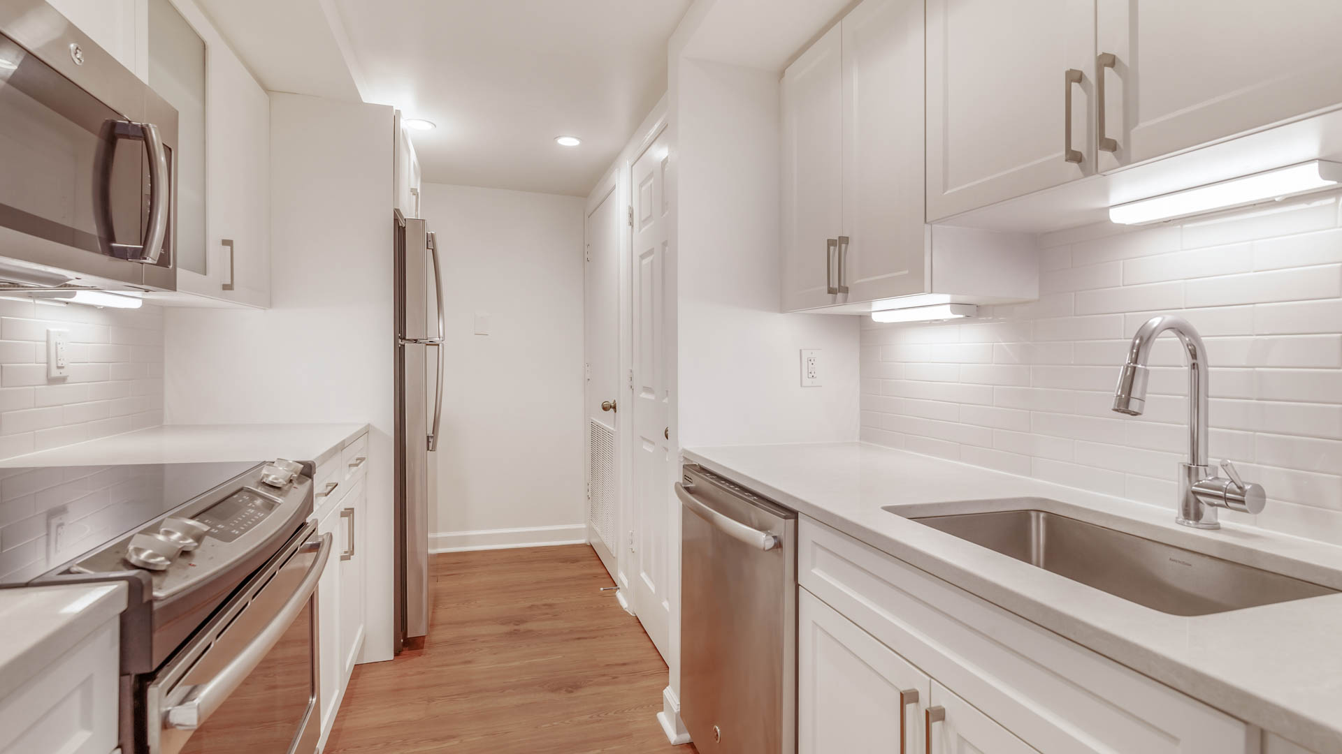 Alban Towers Apartments 10 of 12