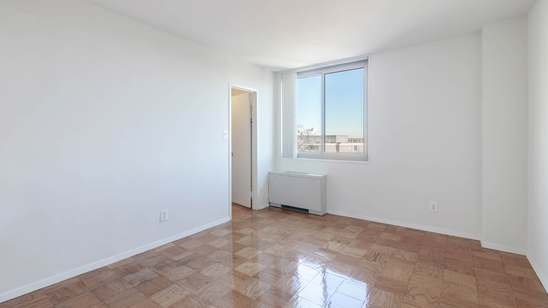 3003 Van Ness Apartments 4 of 8