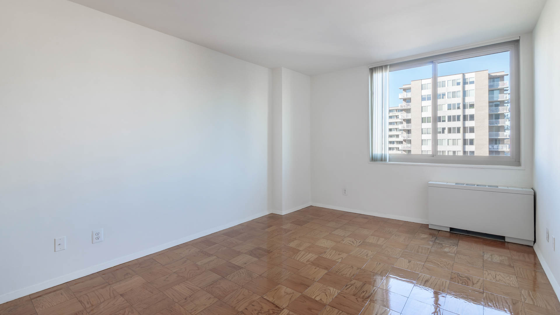 3003 Van Ness Apartments 3 of 6