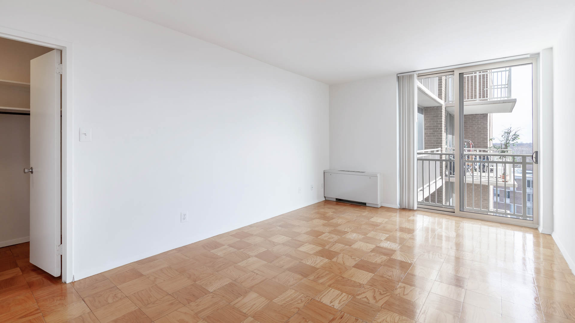 3003 Van Ness Apartments 3 of 8