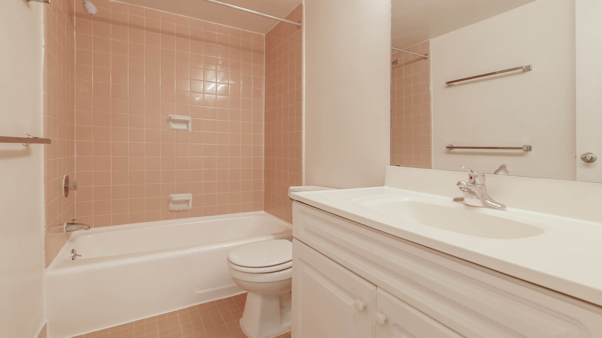 3003 Van Ness Apartments 2 of 6