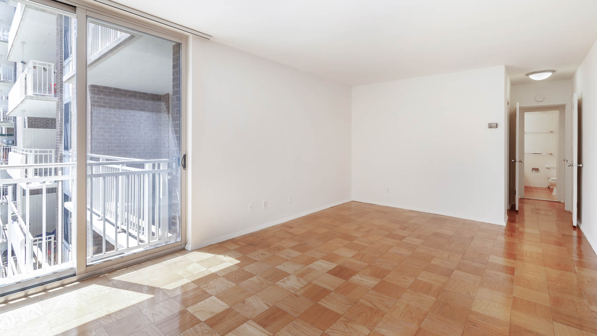 3003 Van Ness Apartments 3 of 8